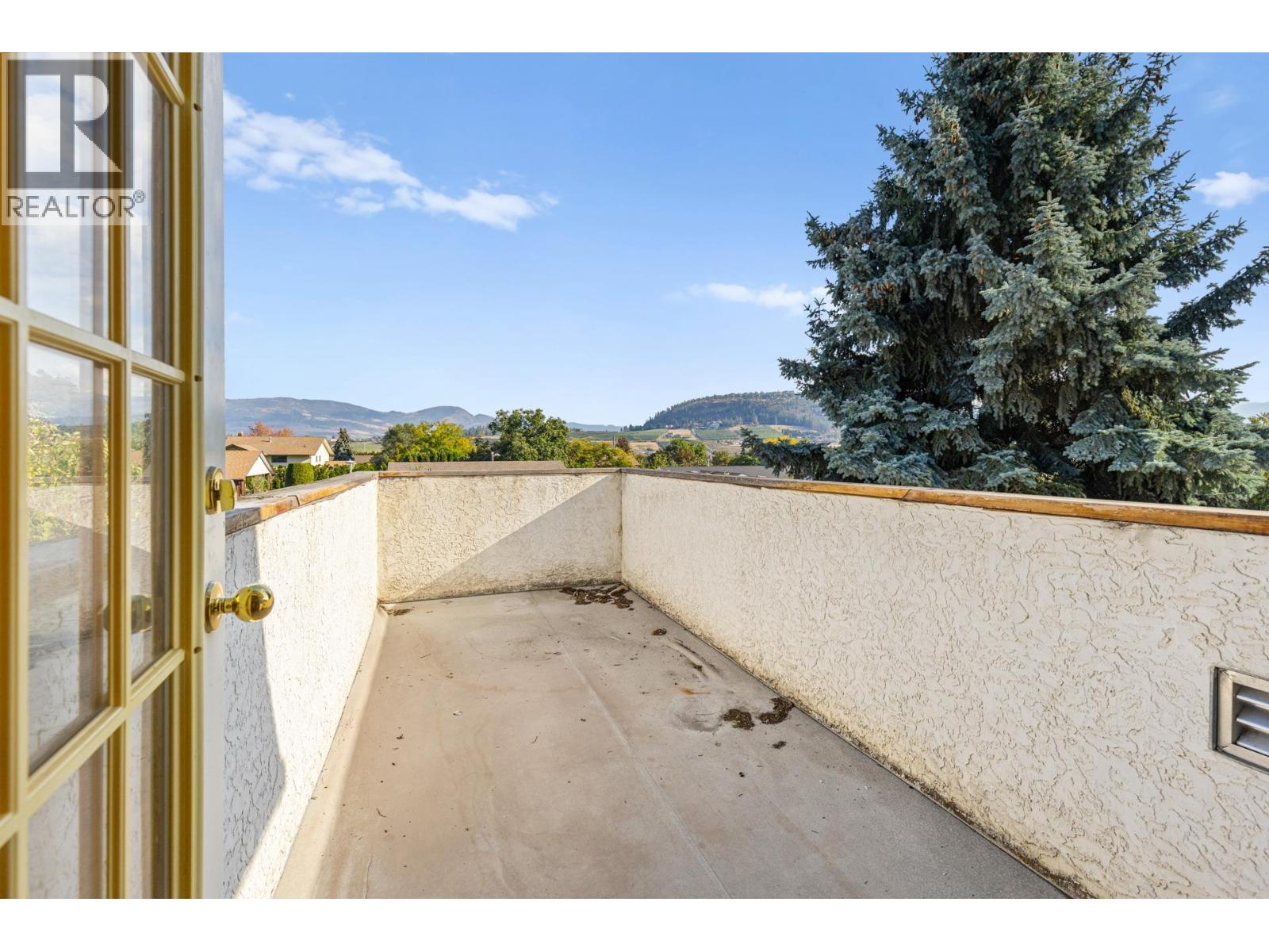  320 Moubray Road, Kelowna