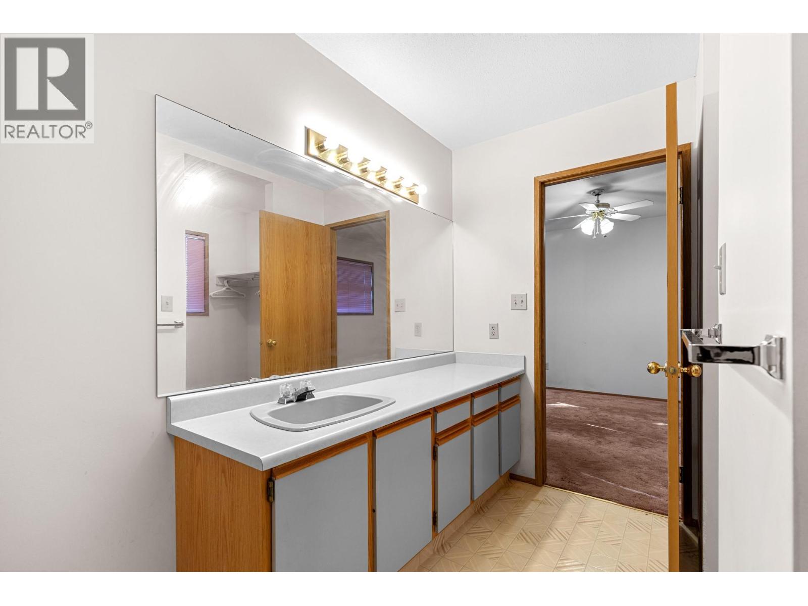  320 Moubray Road, Kelowna