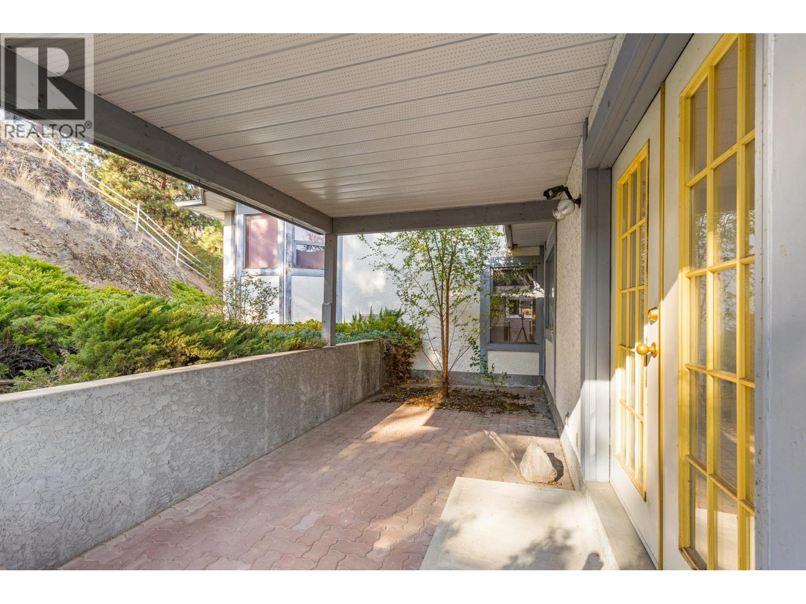  320 Moubray Road, Kelowna