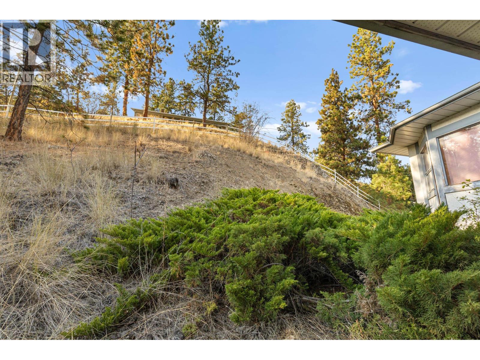  320 Moubray Road, Kelowna