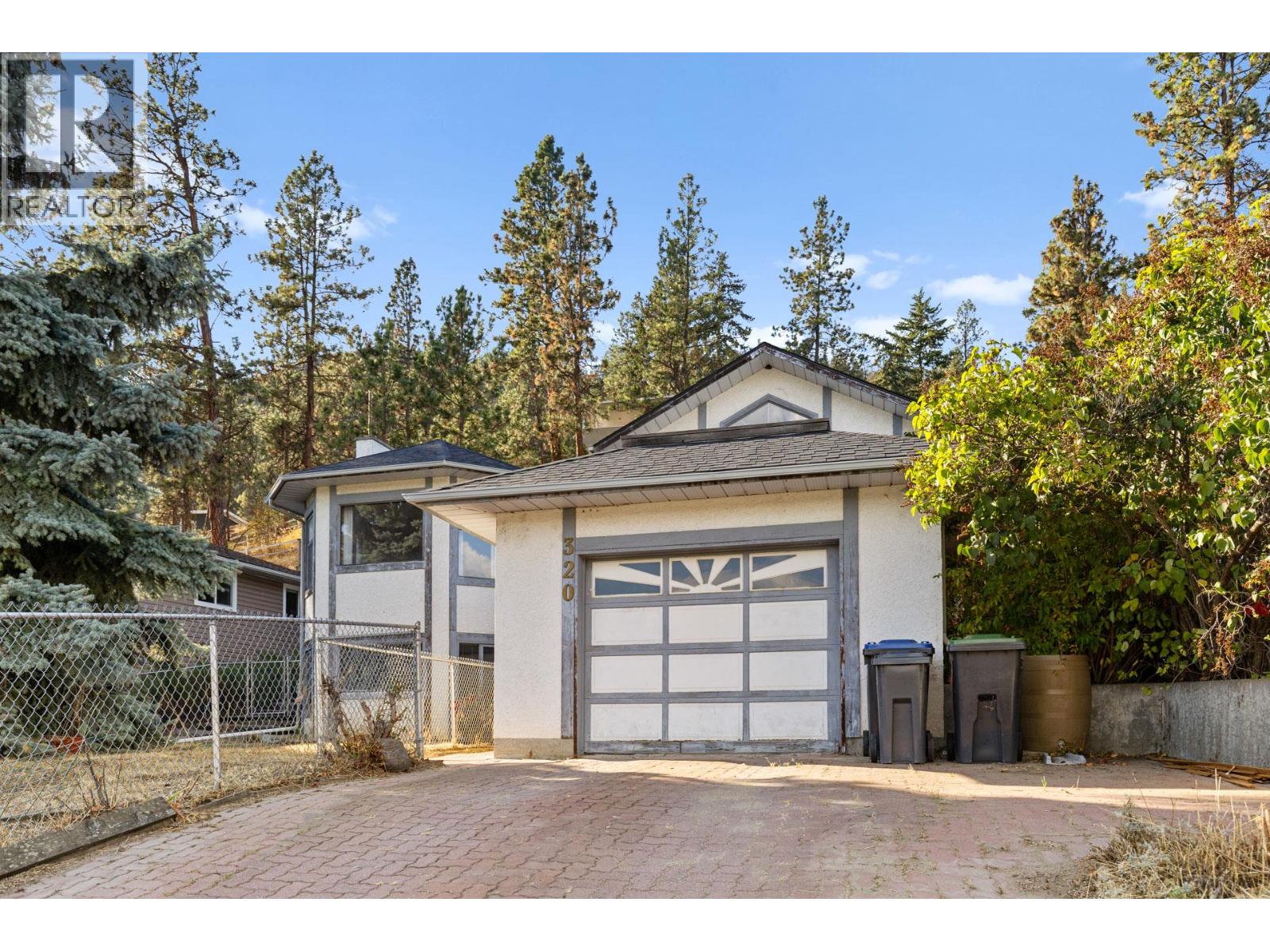 320 Moubray Road, Kelowna