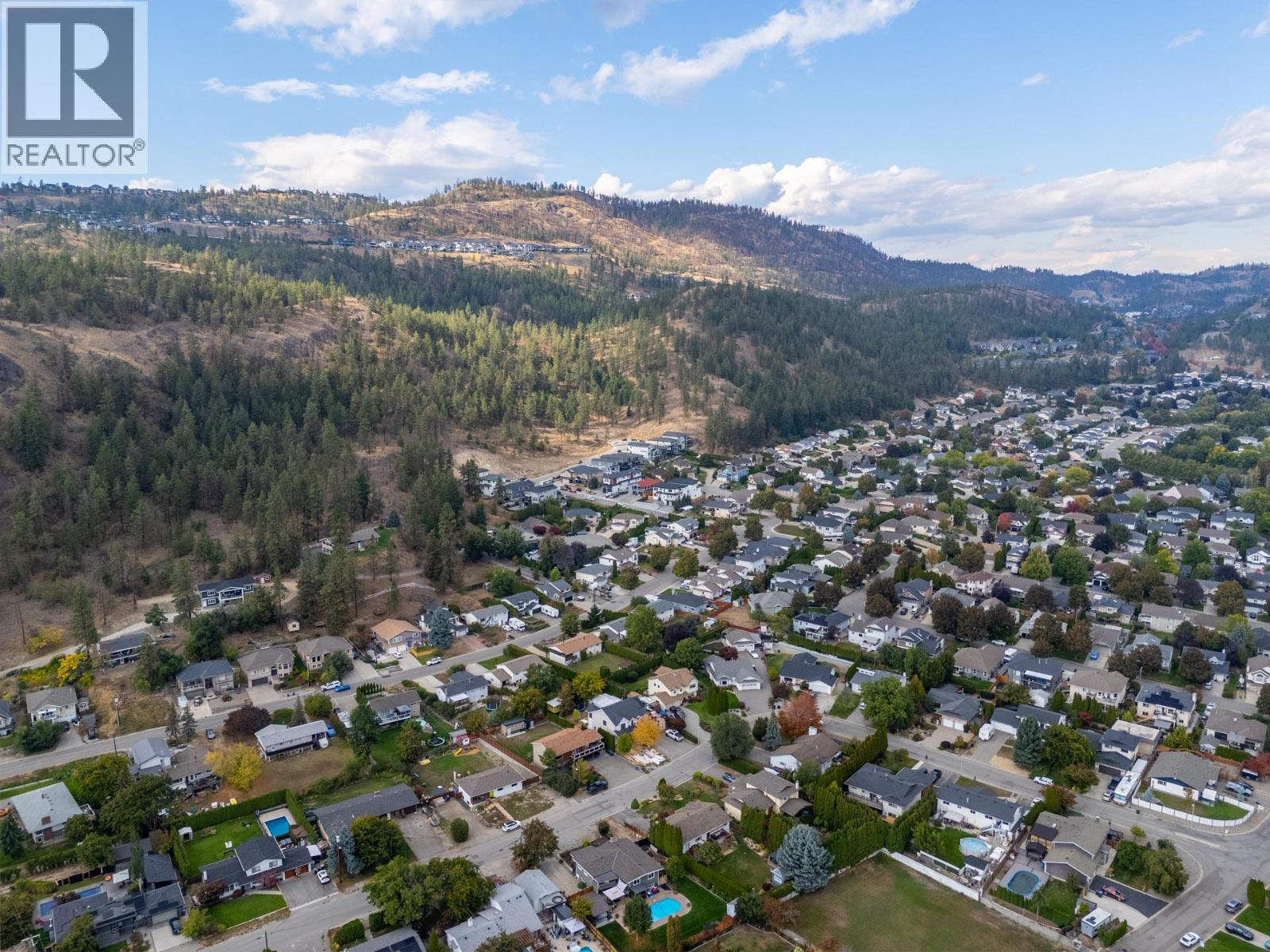  320 Moubray Road, Kelowna