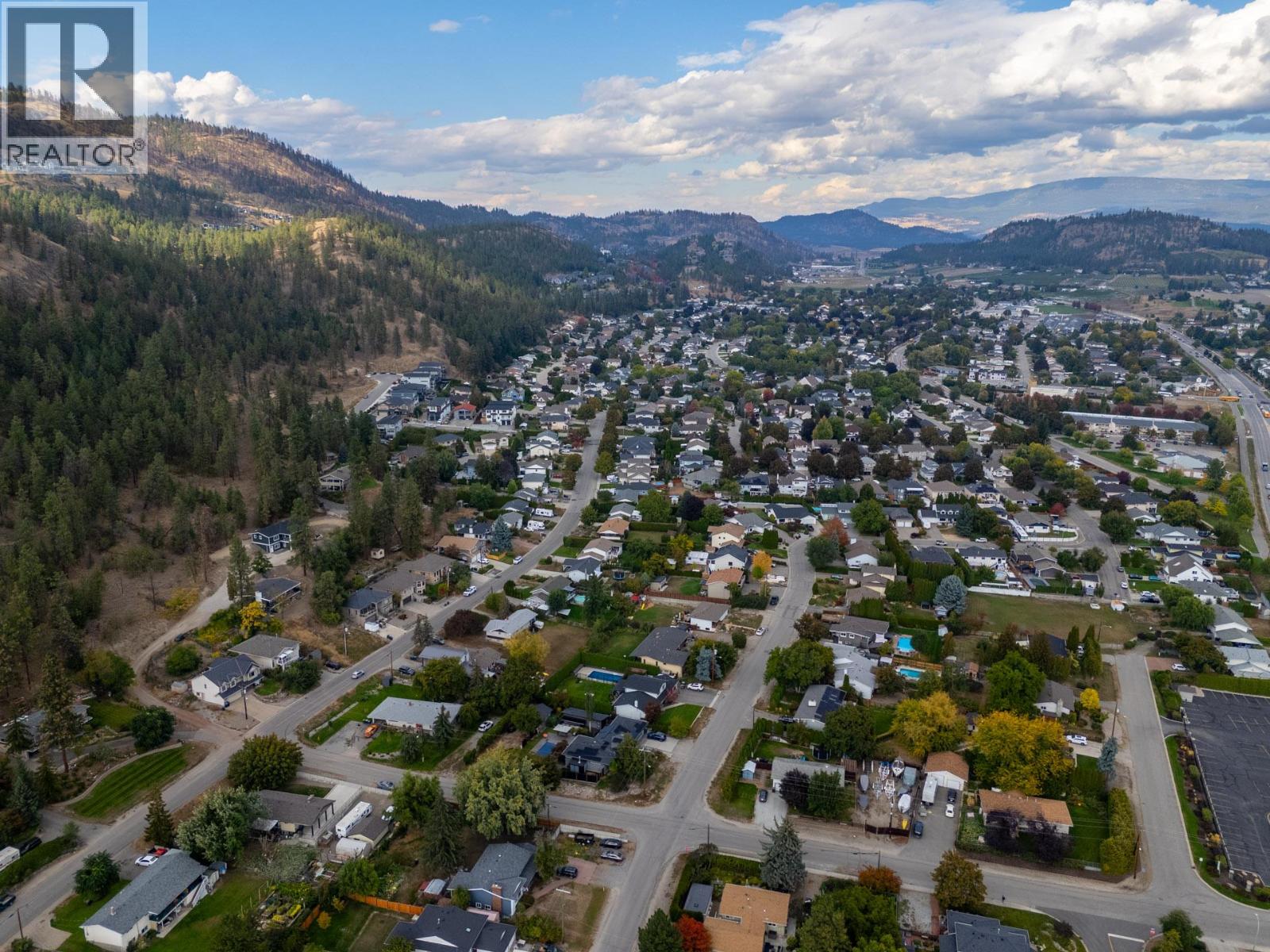  320 Moubray Road, Kelowna