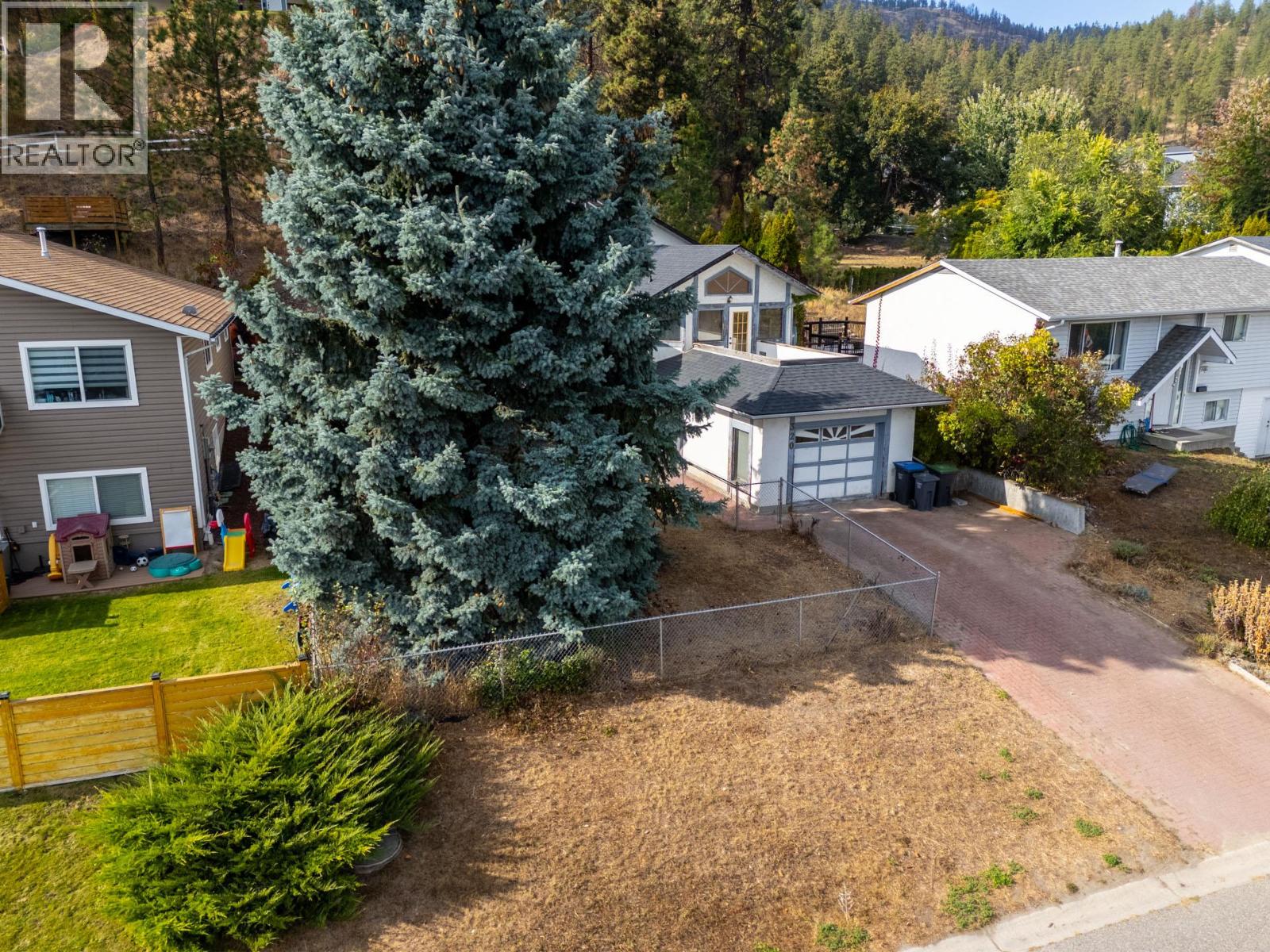  320 Moubray Road, Kelowna