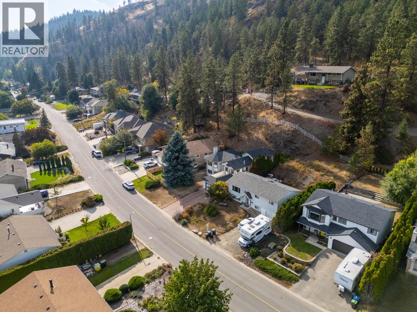  320 Moubray Road, Kelowna