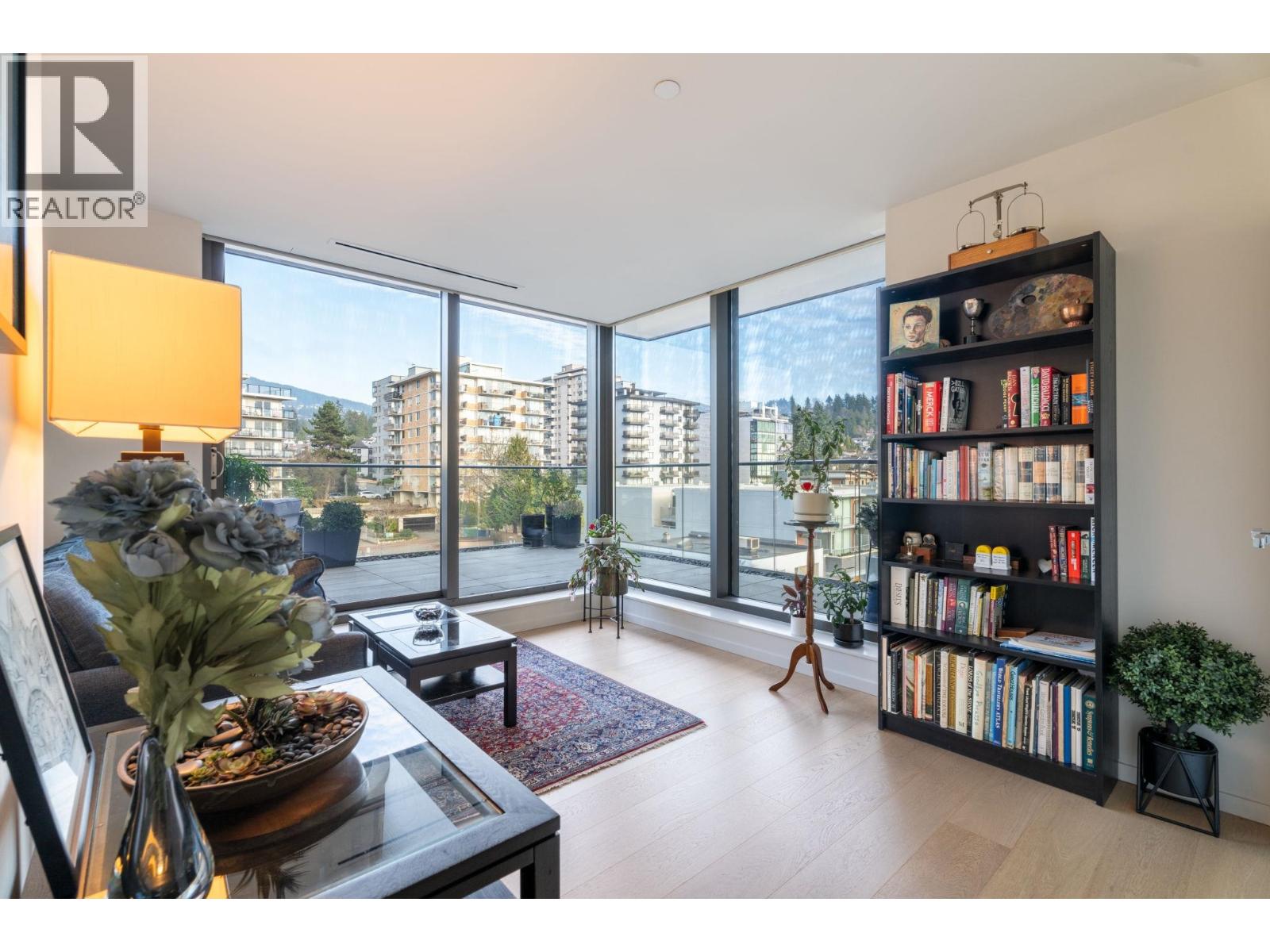 409 1355 BELLEVUE AVENUE, West Vancouver