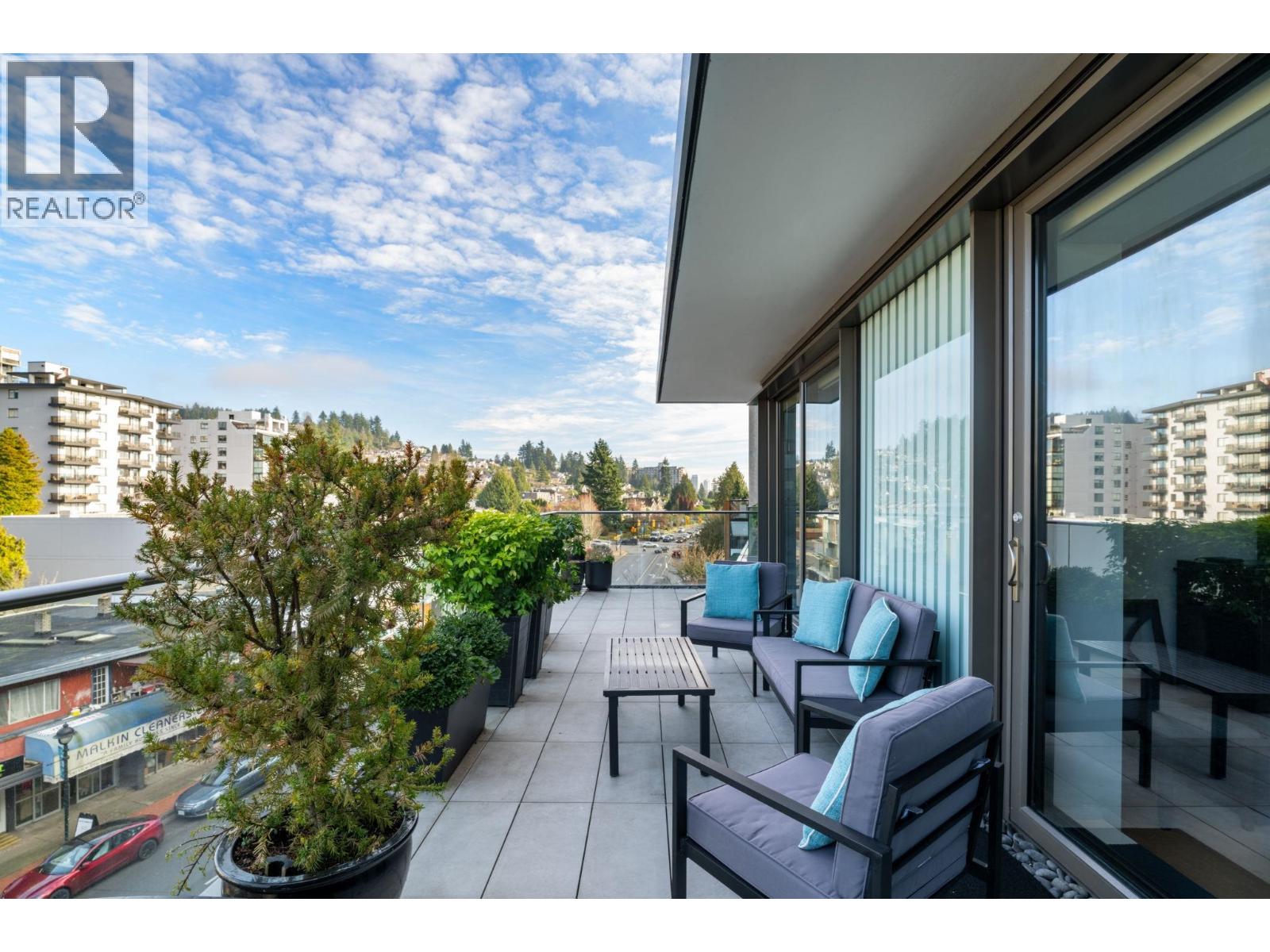 409 1355 BELLEVUE AVENUE, West Vancouver