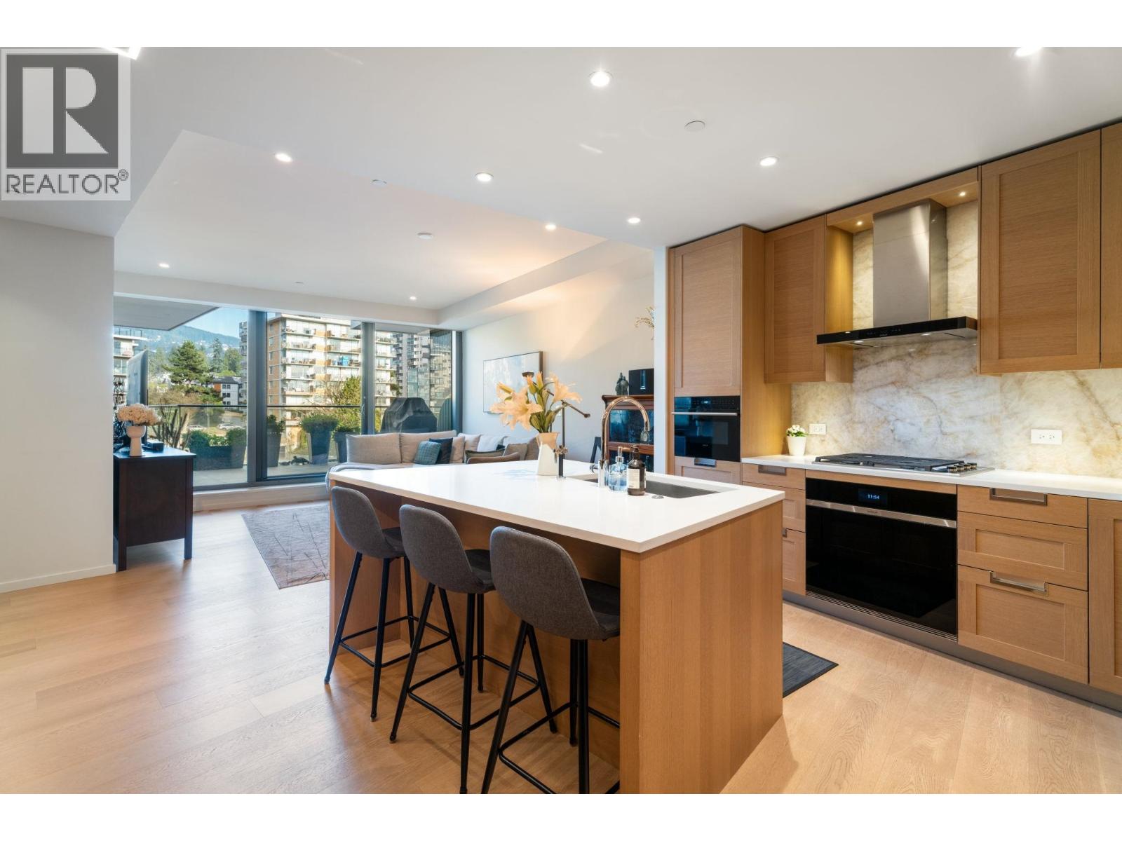 409 1355 BELLEVUE AVENUE, West Vancouver