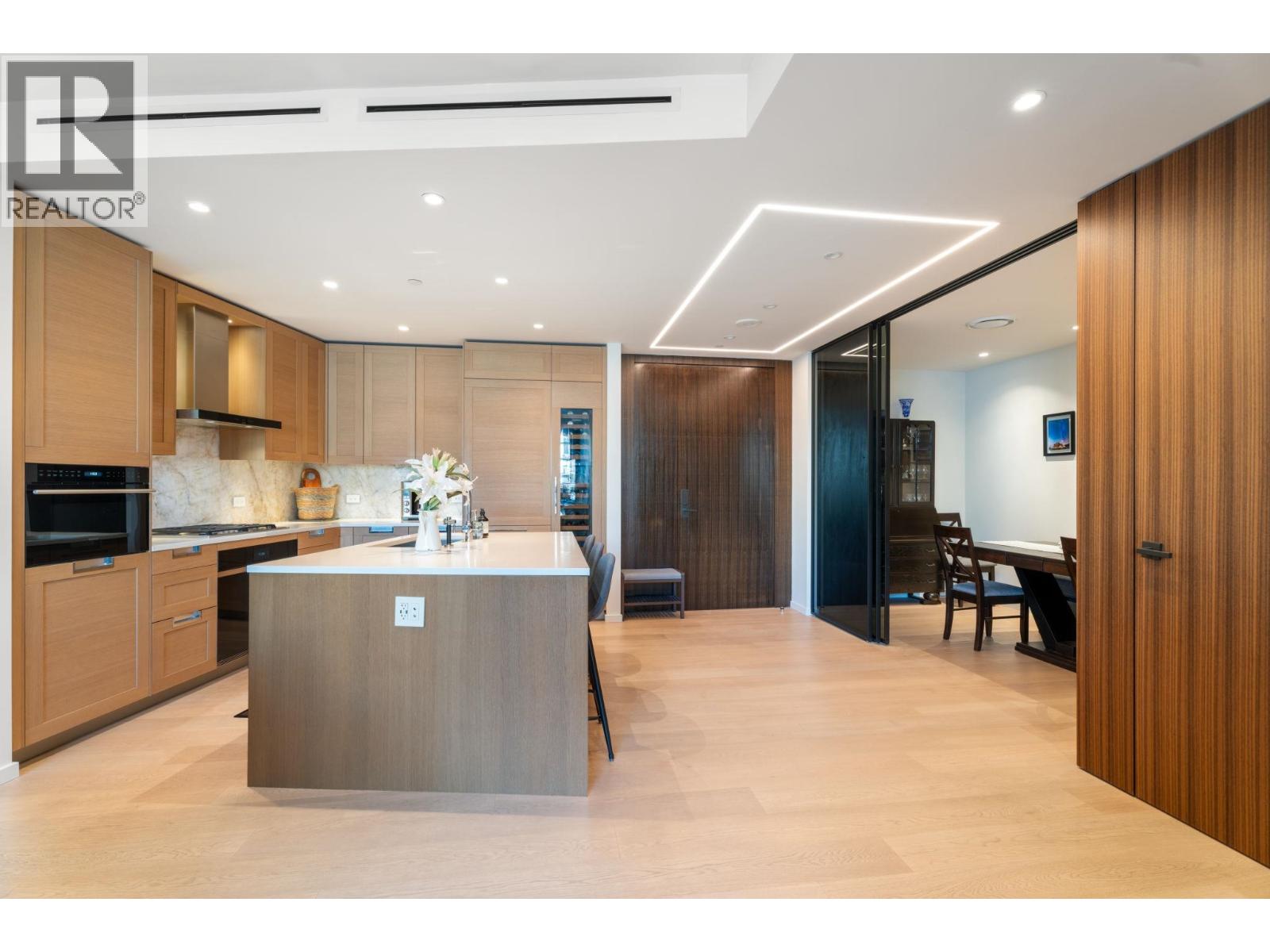 409 1355 BELLEVUE AVENUE, West Vancouver