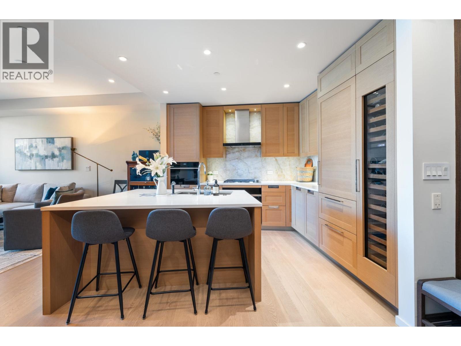 409 1355 BELLEVUE AVENUE, West Vancouver