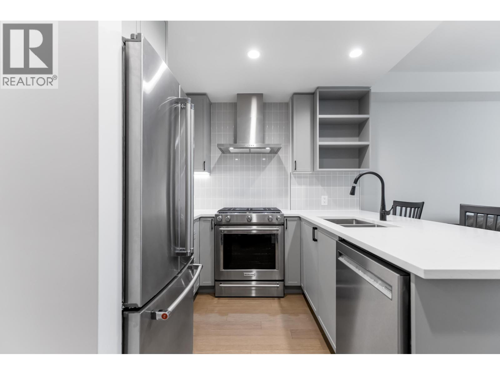 122 12040 PLAZA STREET, Maple Ridge