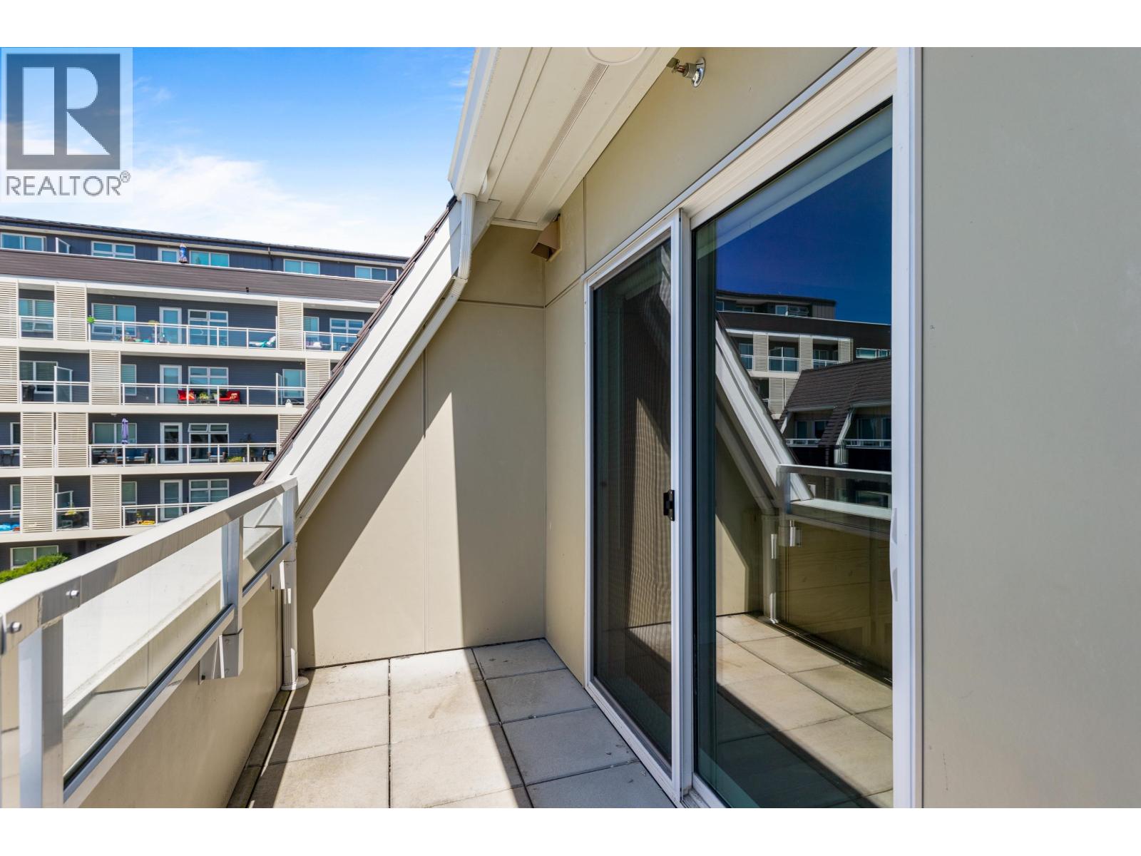 122 12040 PLAZA STREET, Maple Ridge