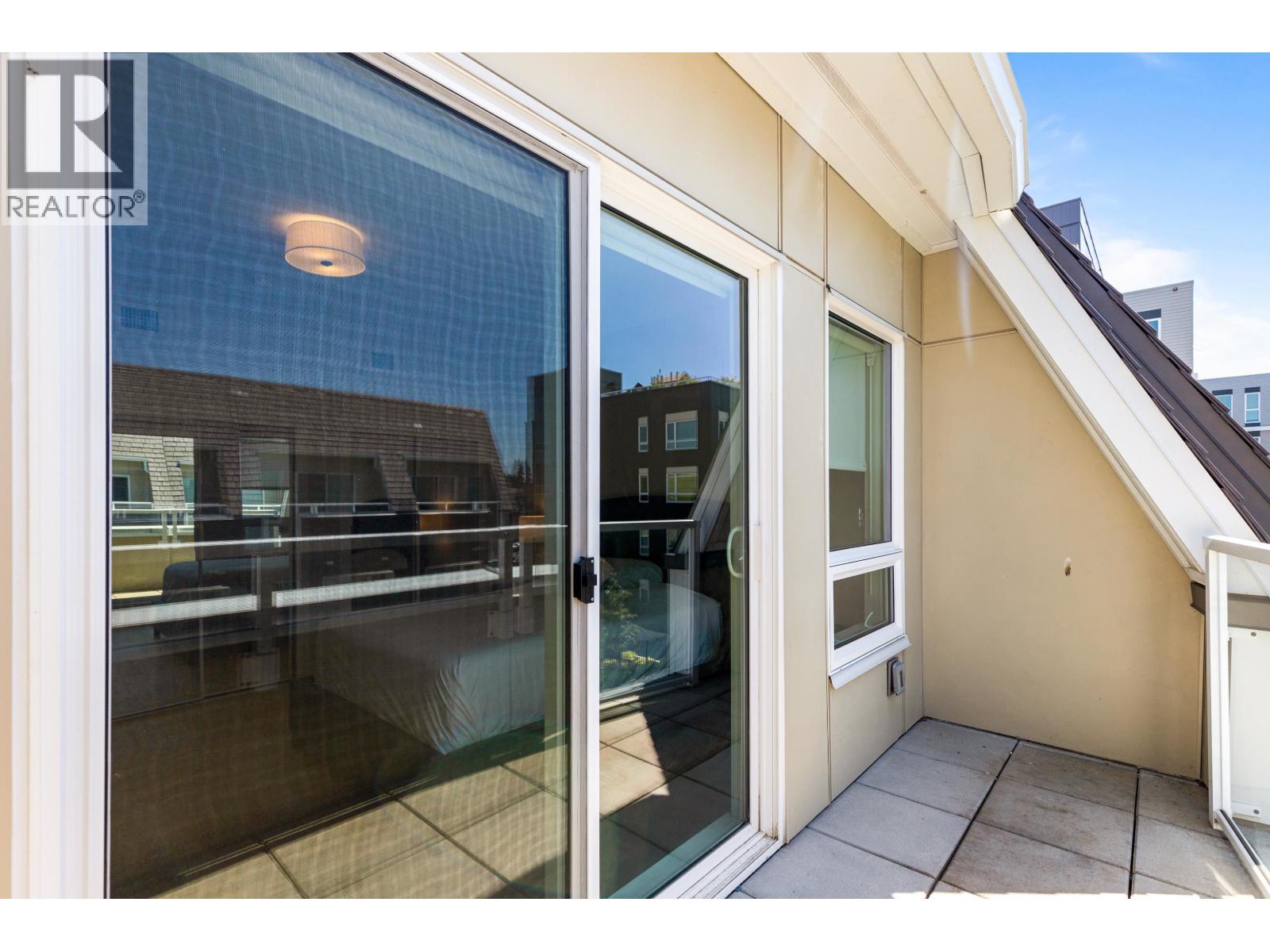 122 12040 PLAZA STREET, Maple Ridge