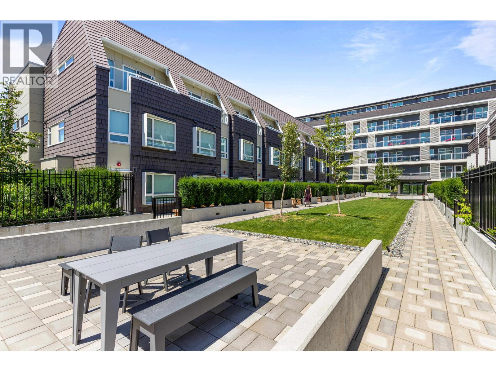 122 12040 PLAZA STREET, Maple Ridge