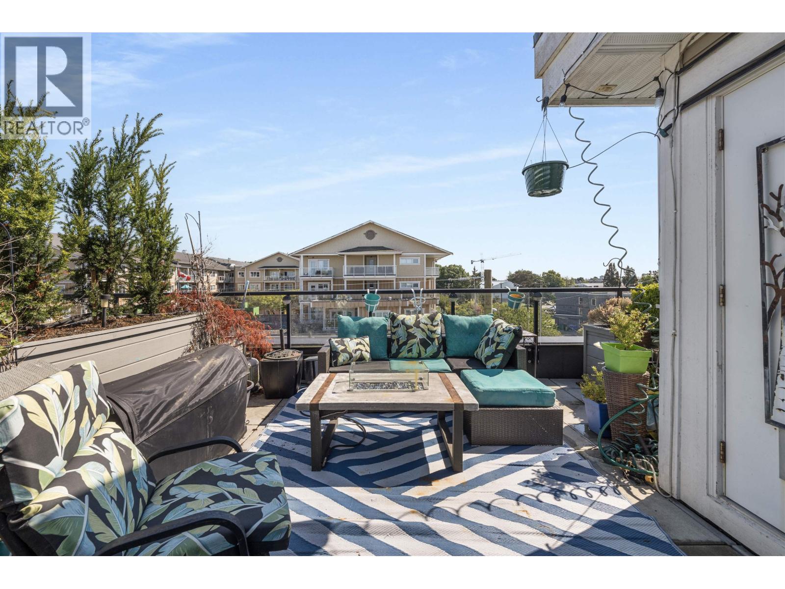 5 3993 CHATHAM STREET, Richmond