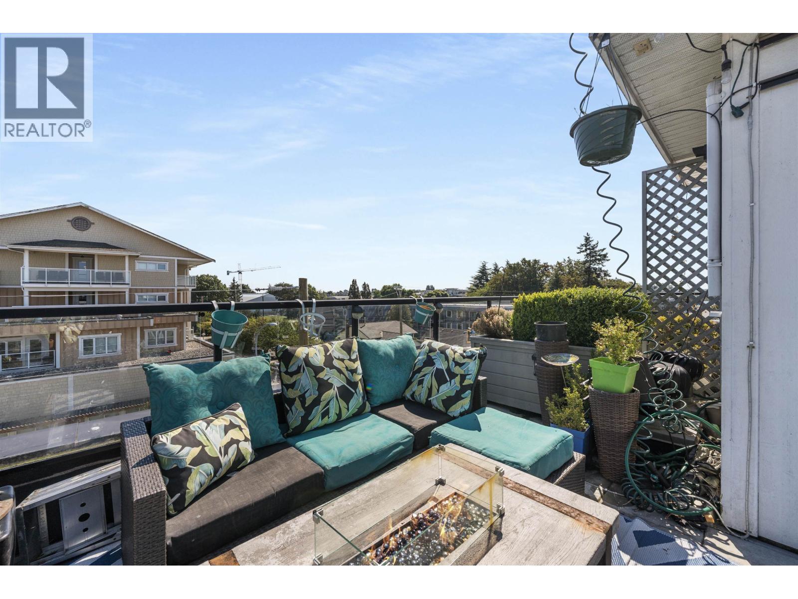 5 3993 CHATHAM STREET, Richmond