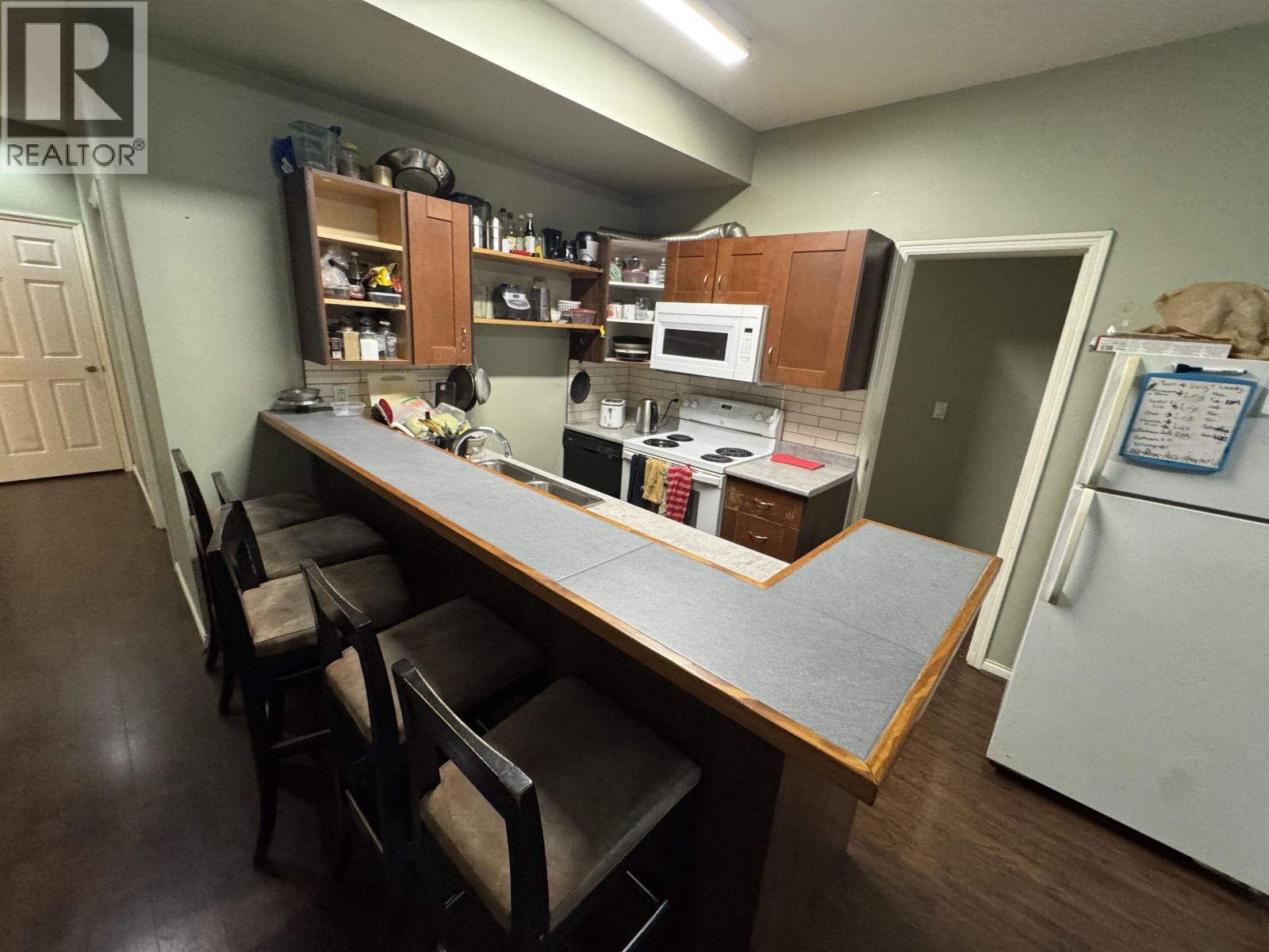 6693 CANADA WAY, Burnaby