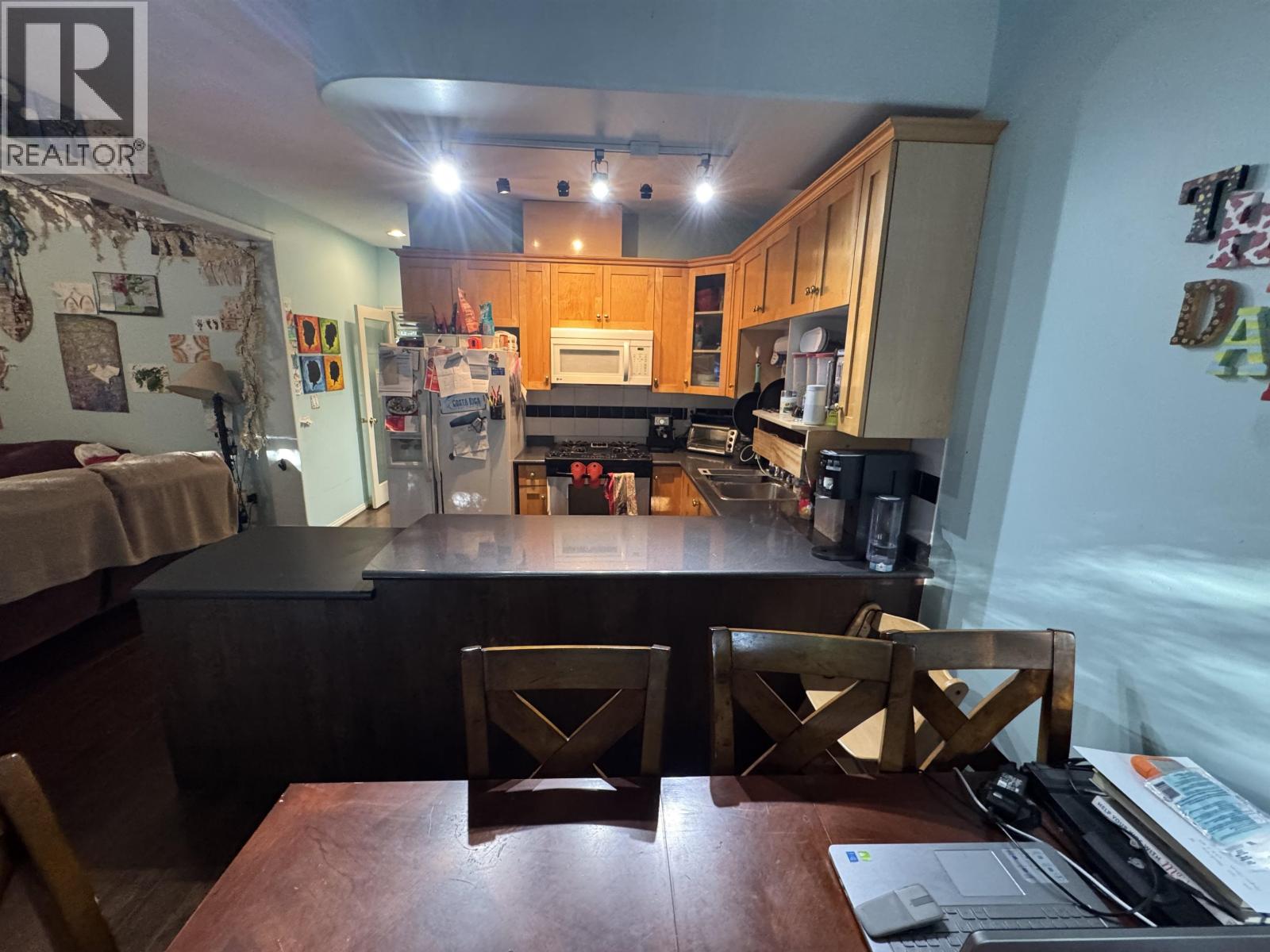 6693 CANADA WAY, Burnaby