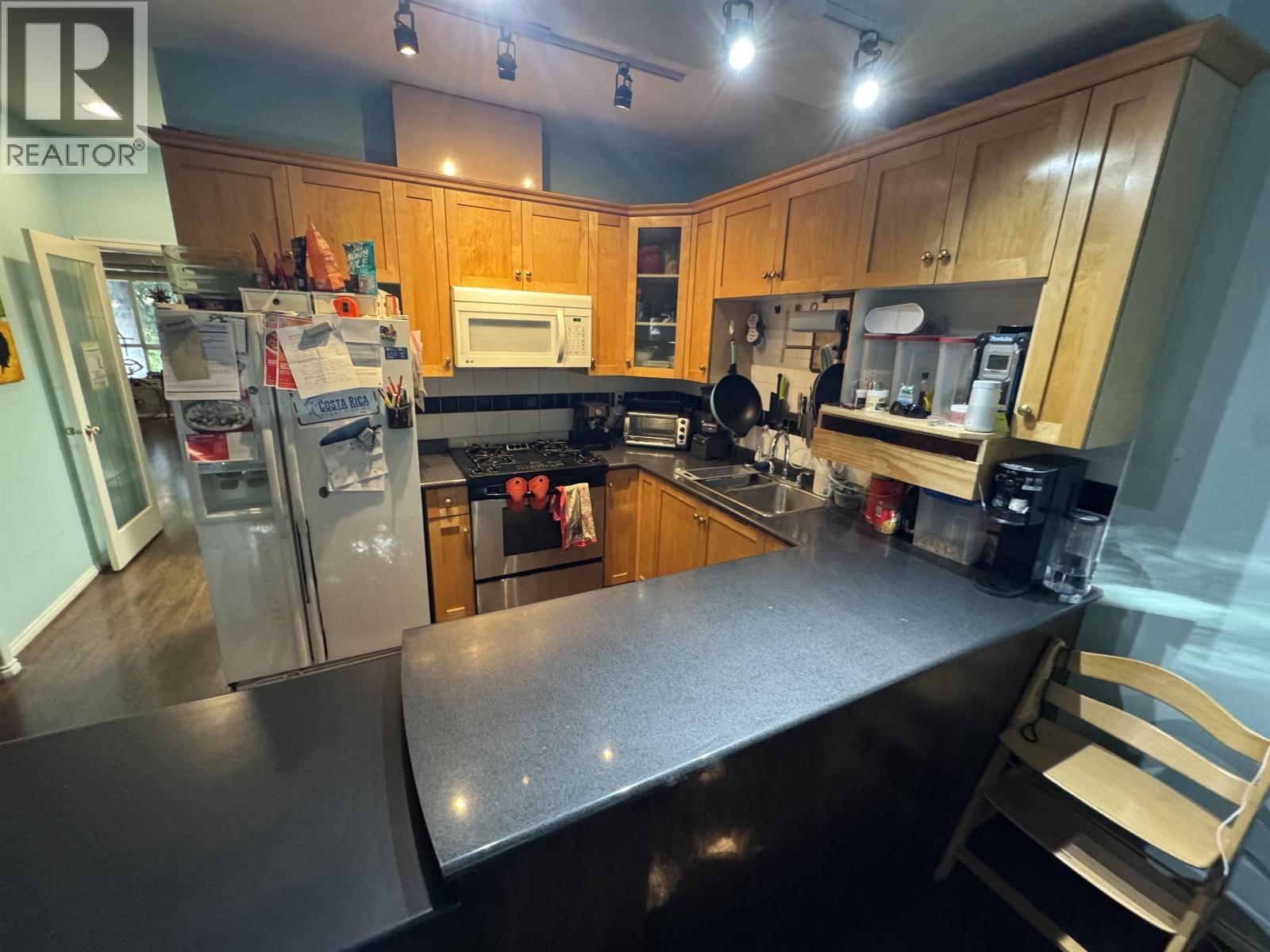 6693 CANADA WAY, Burnaby