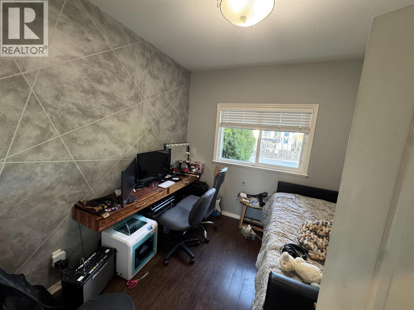 6693 CANADA WAY, Burnaby