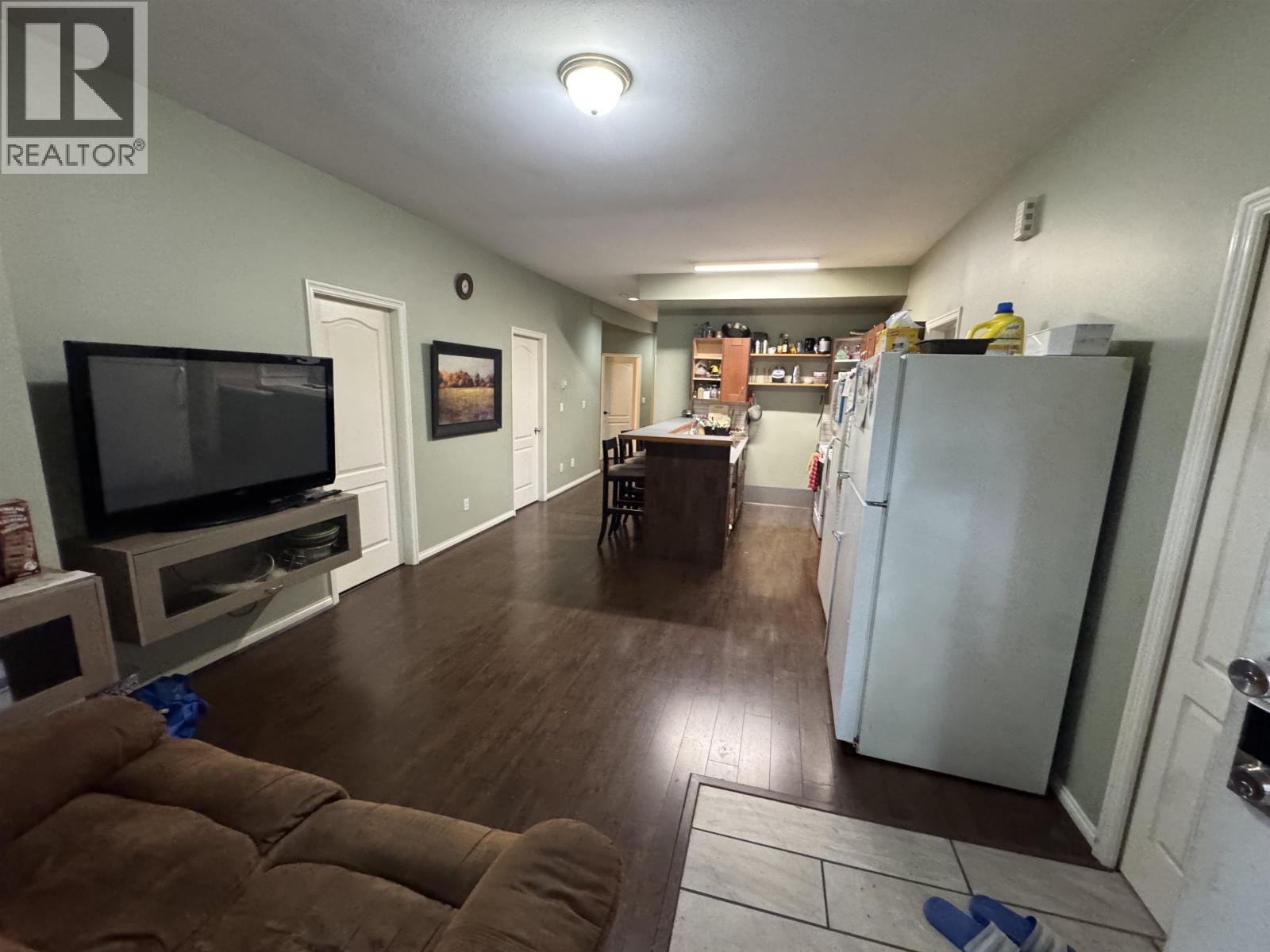 6693 CANADA WAY, Burnaby