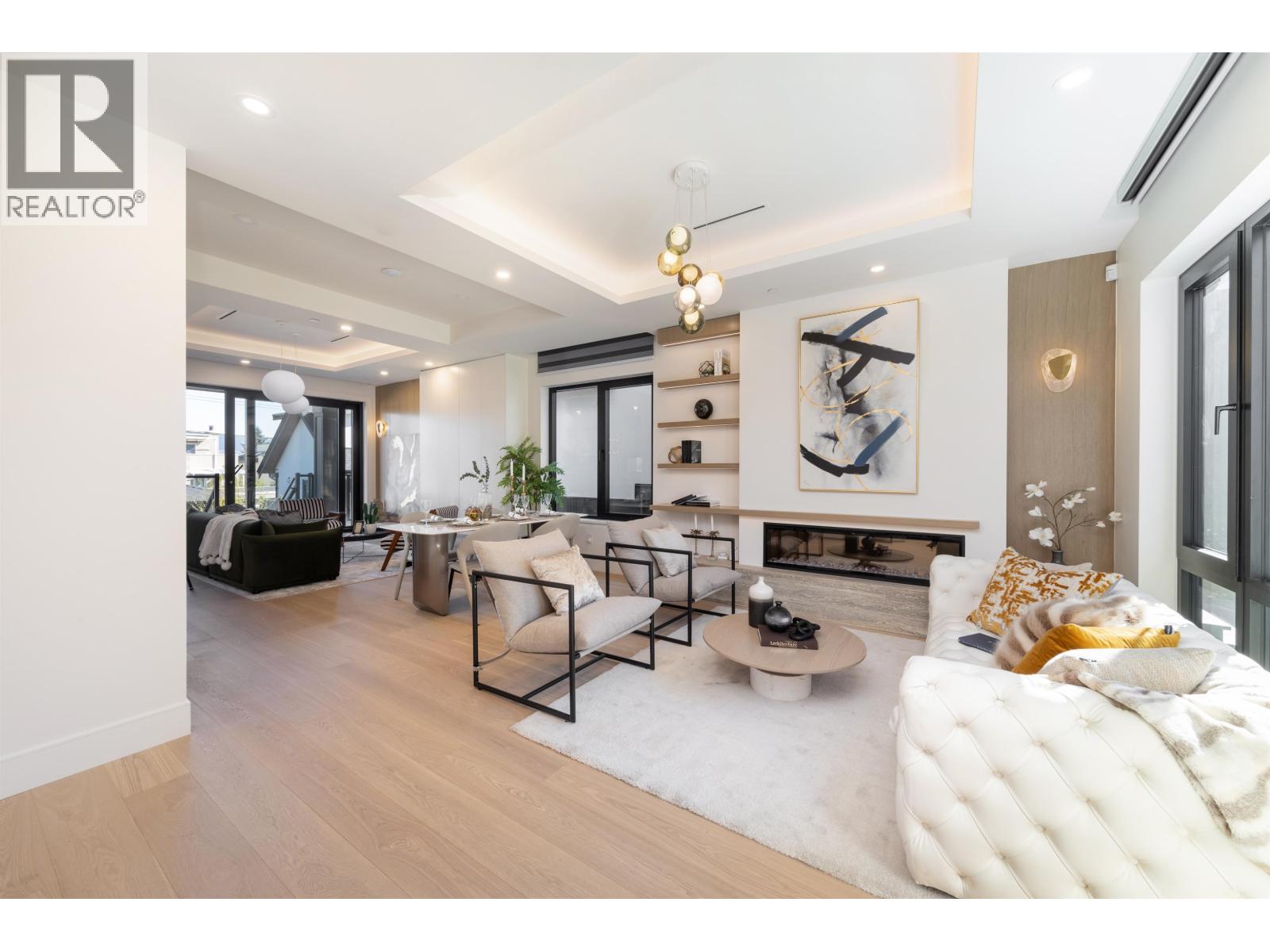 4039 W 11TH AVENUE, Vancouver