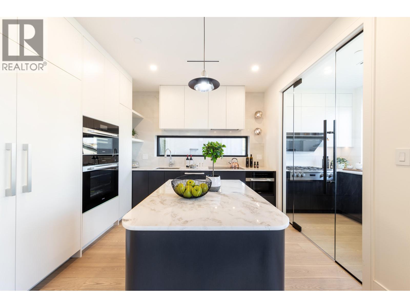 4039 W 11TH AVENUE, Vancouver