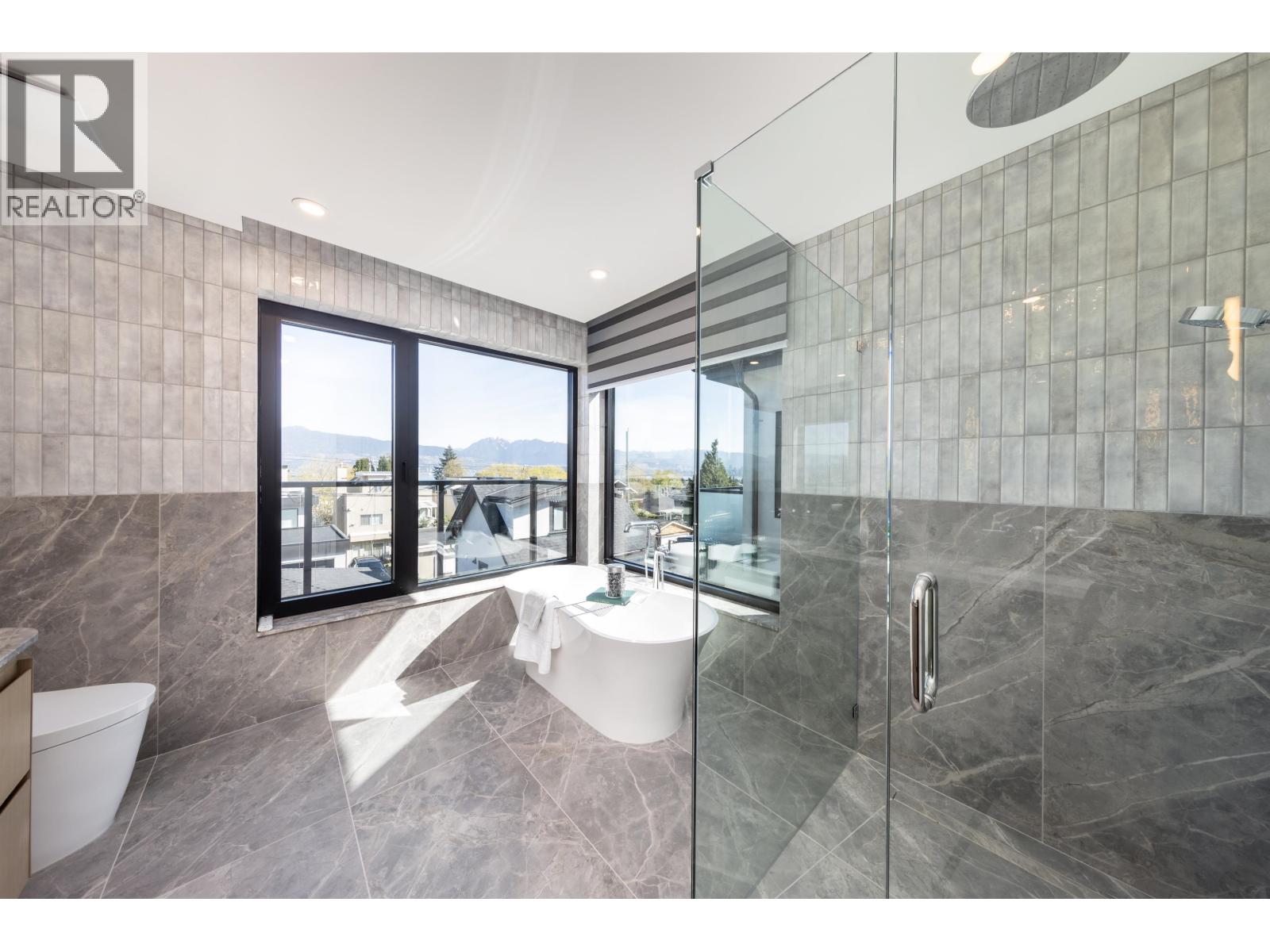 4039 W 11TH AVENUE, Vancouver