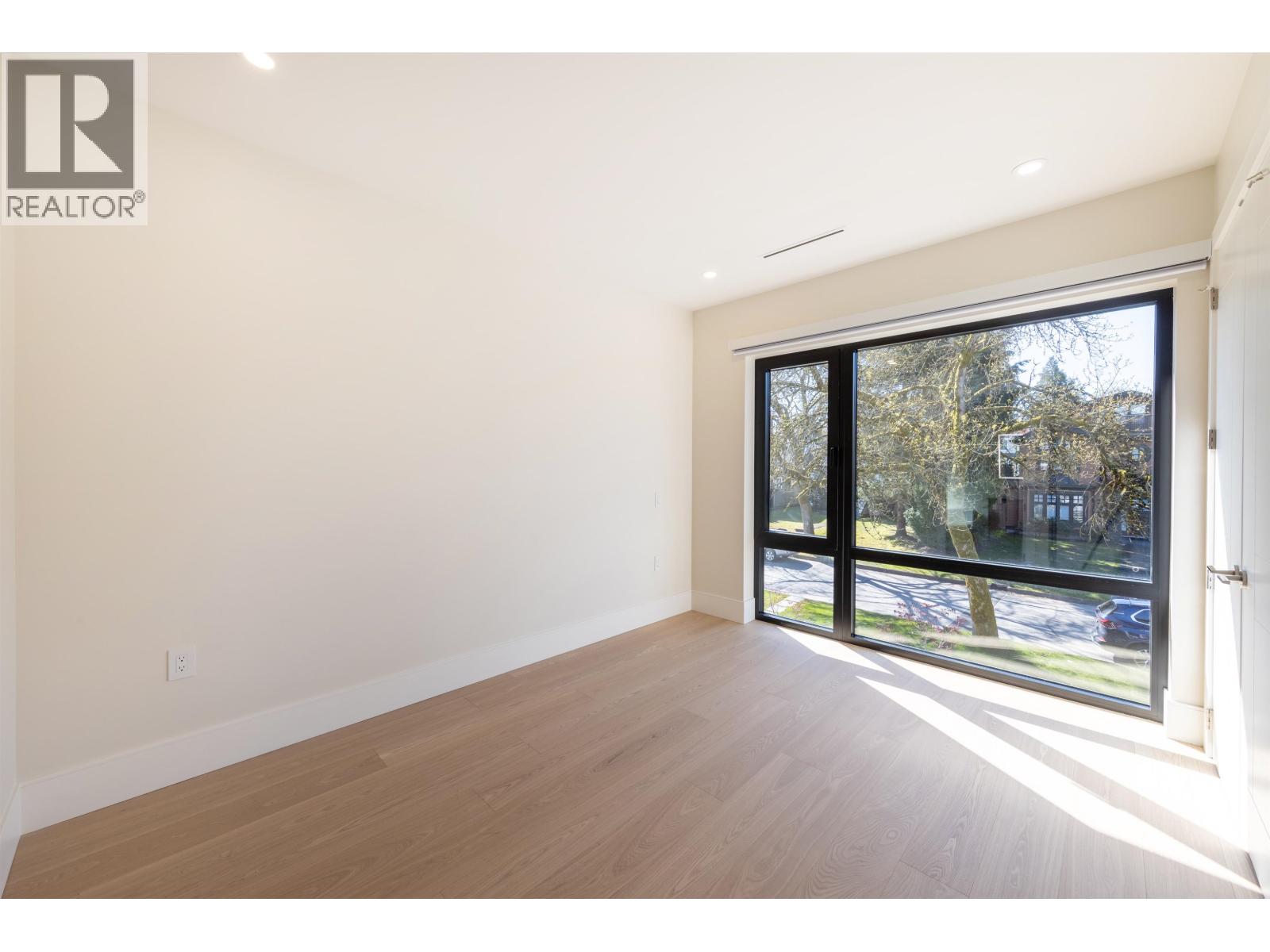 4039 W 11TH AVENUE, Vancouver