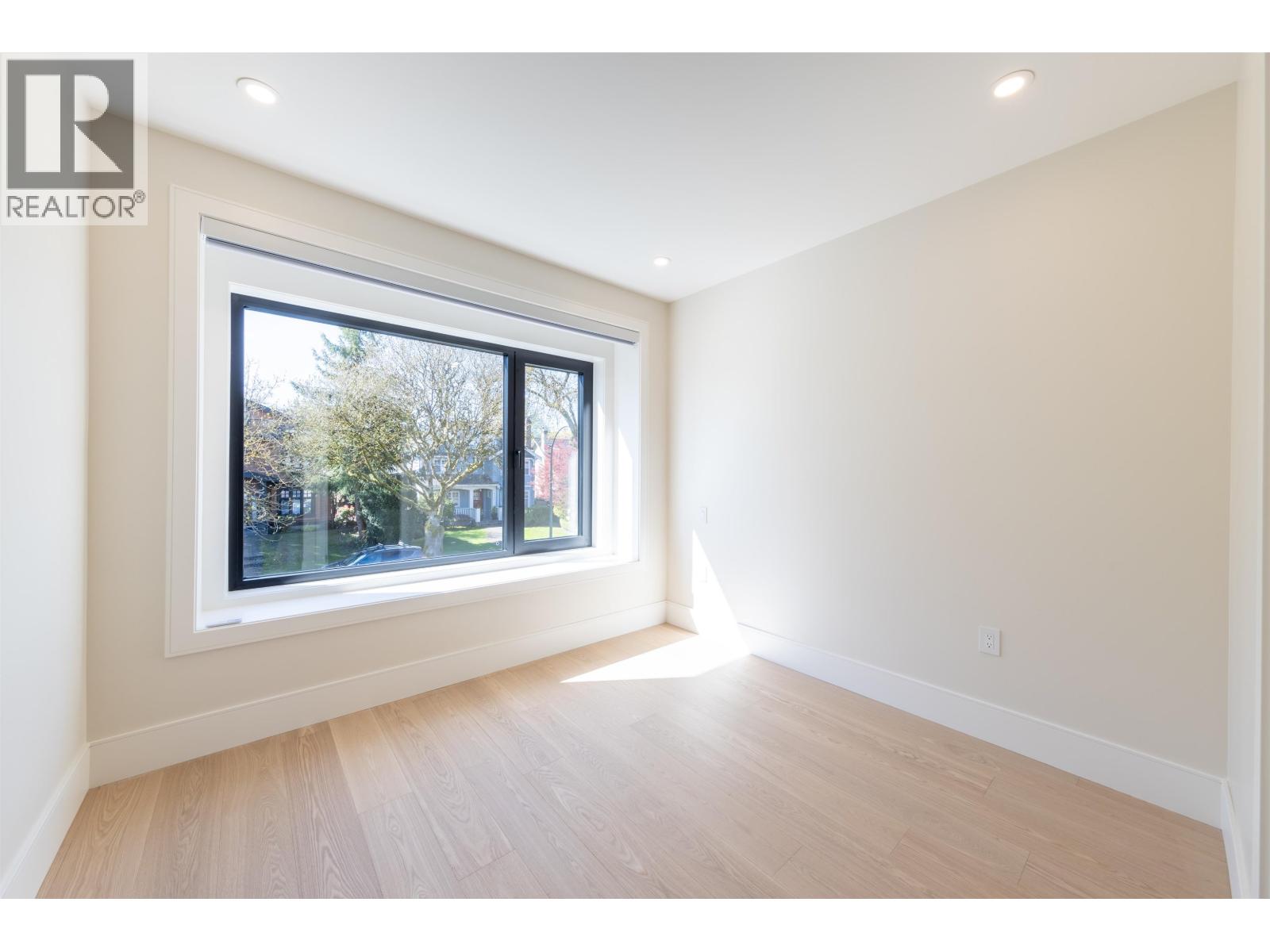 4039 W 11TH AVENUE, Vancouver