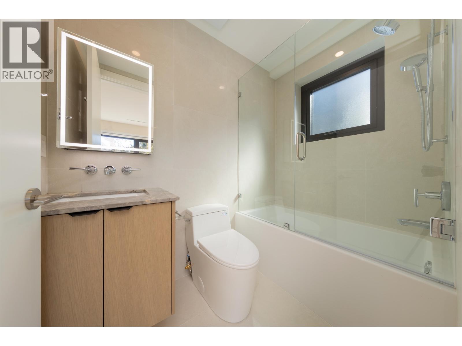 4039 W 11TH AVENUE, Vancouver