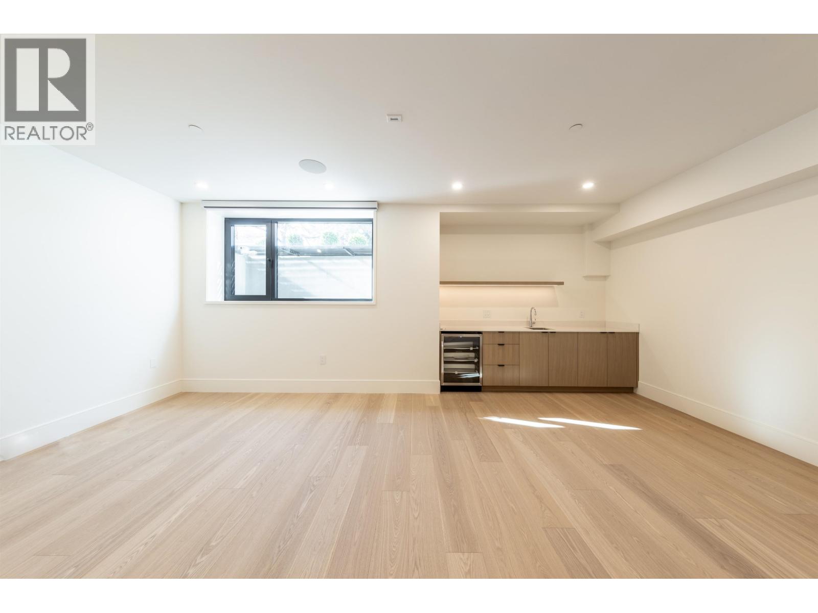 4039 W 11TH AVENUE, Vancouver