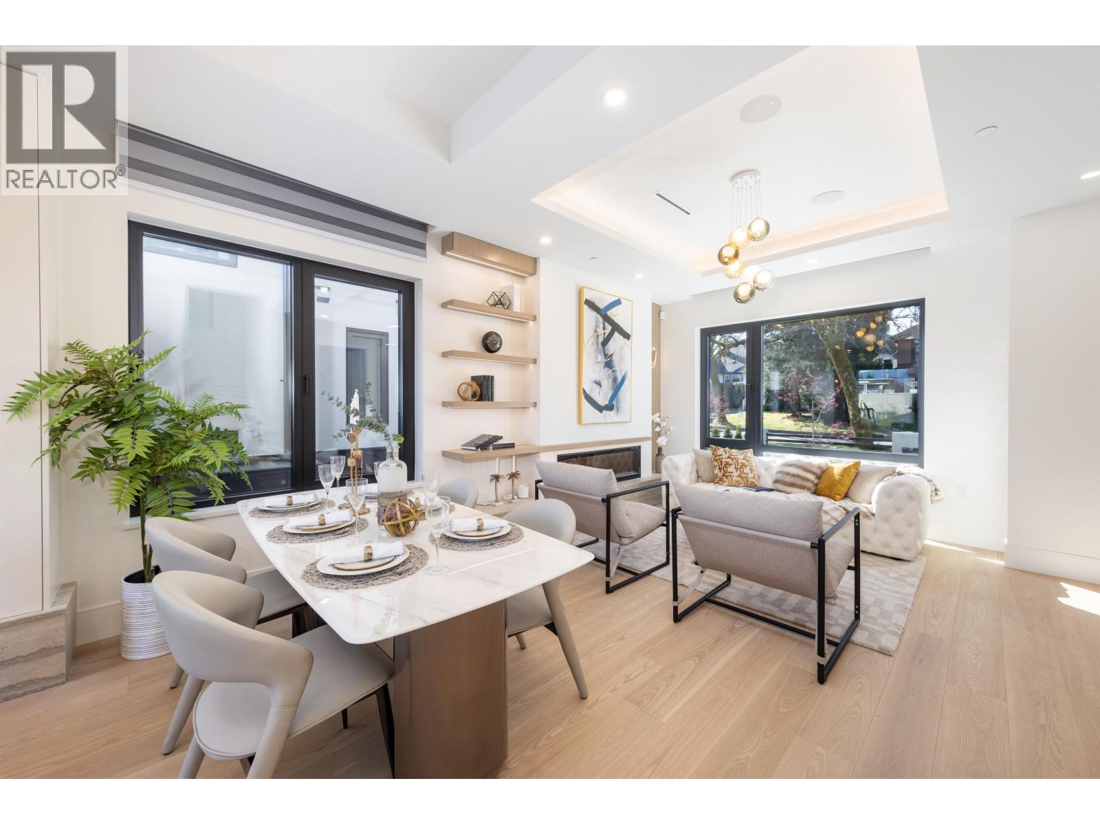 4039 W 11TH AVENUE, Vancouver