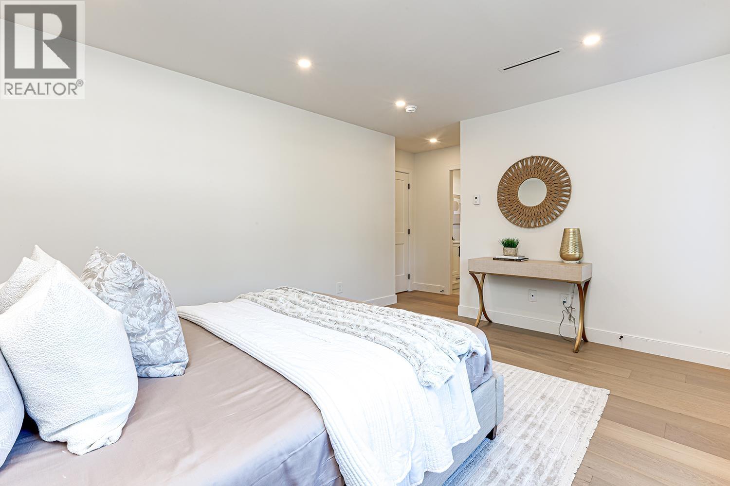 6009 16 AVENUE, Delta