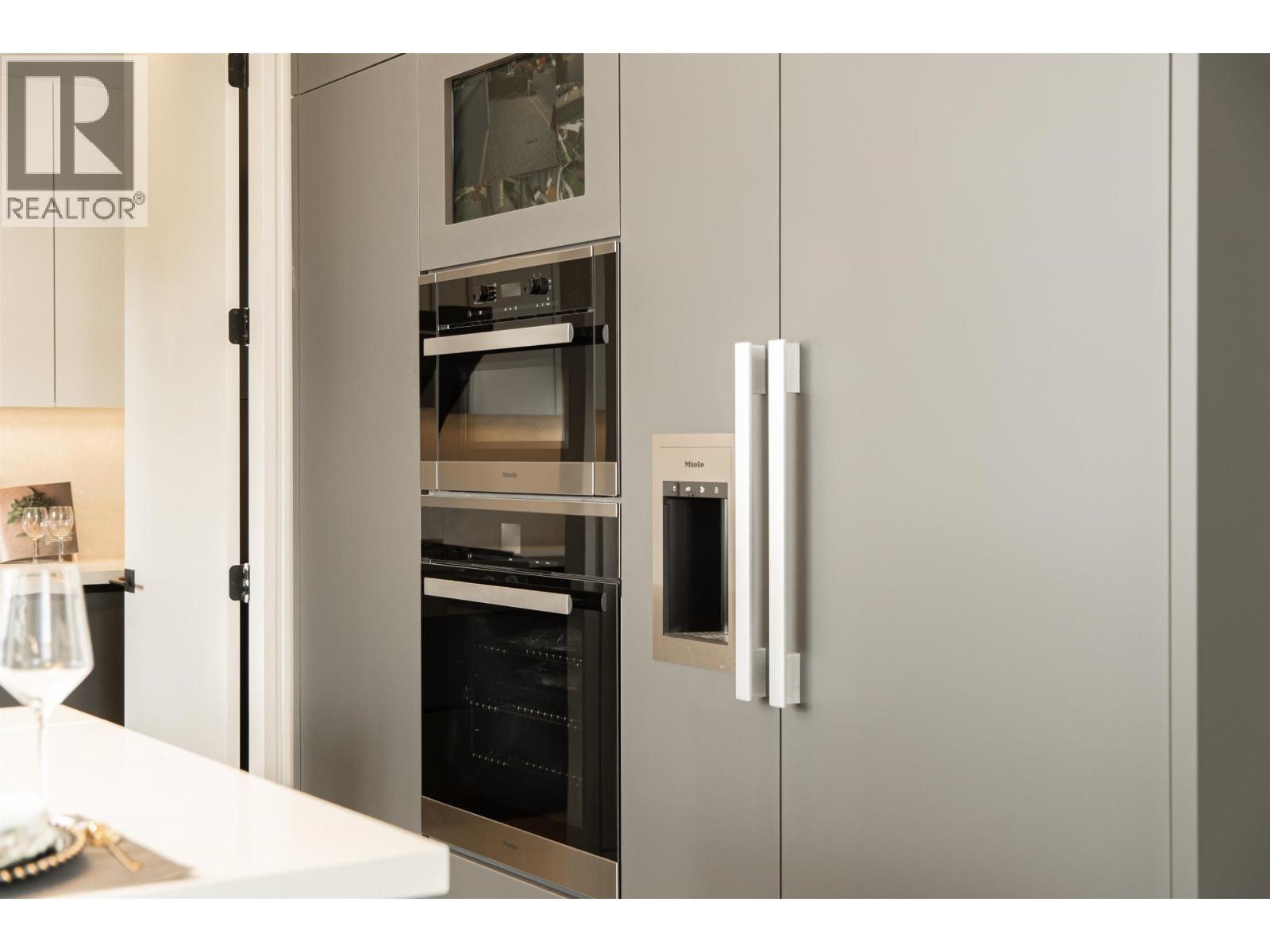 6571 WHITEOAK DRIVE, Richmond