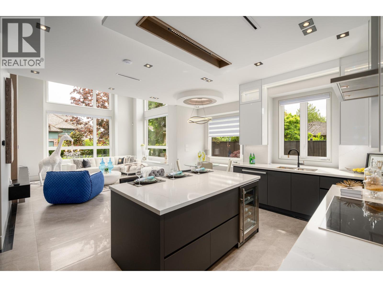 6571 WHITEOAK DRIVE, Richmond