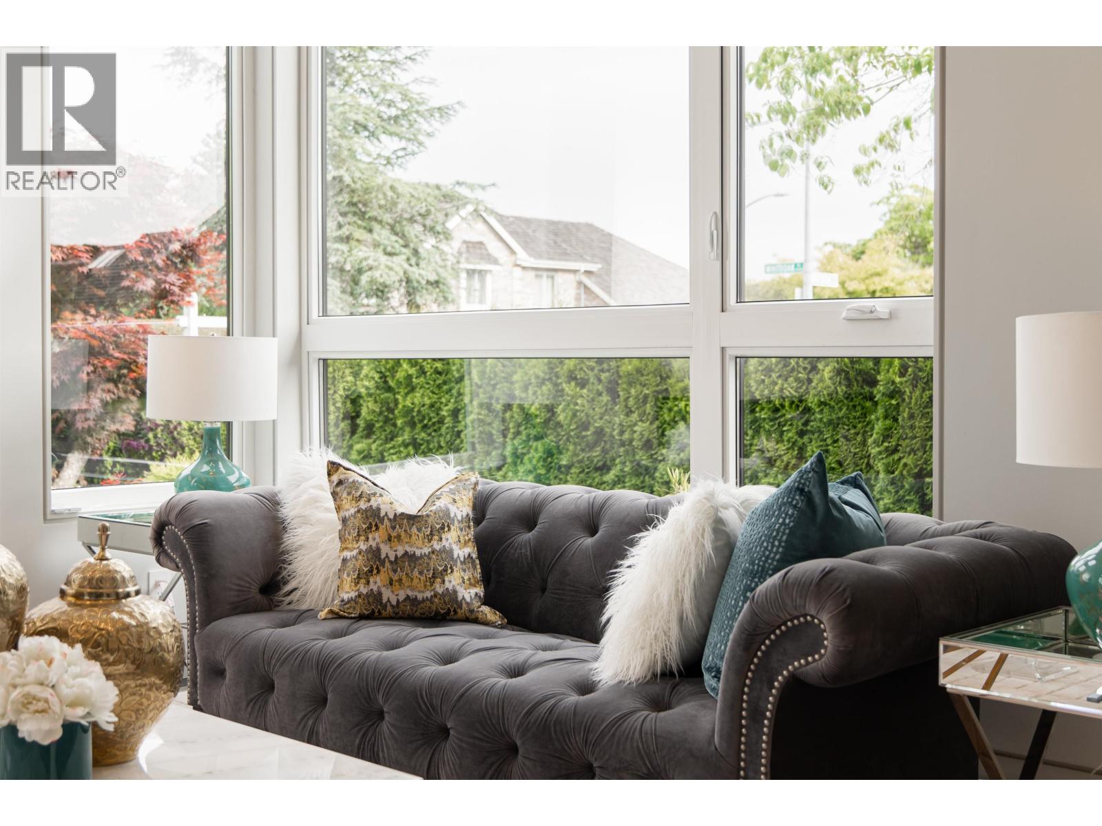 6571 WHITEOAK DRIVE, Richmond