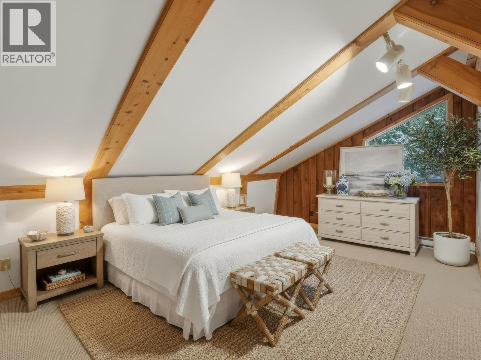 9539 EMERALD DRIVE, Whistler