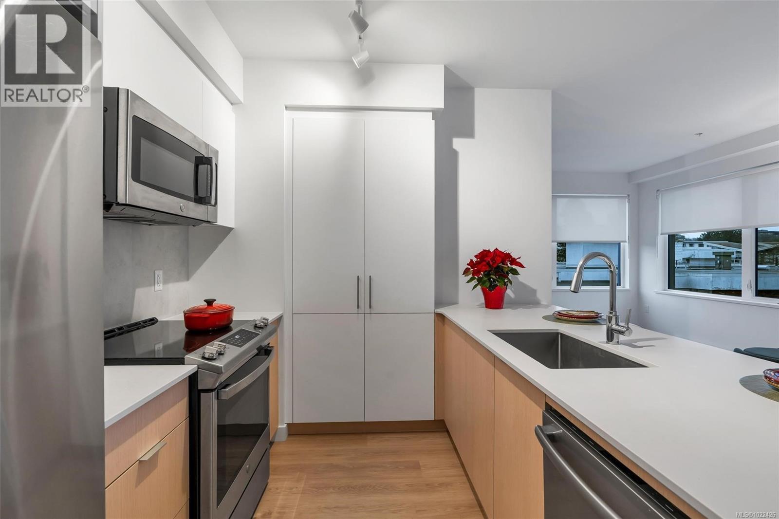 417 1115 Johnson St, Victoria