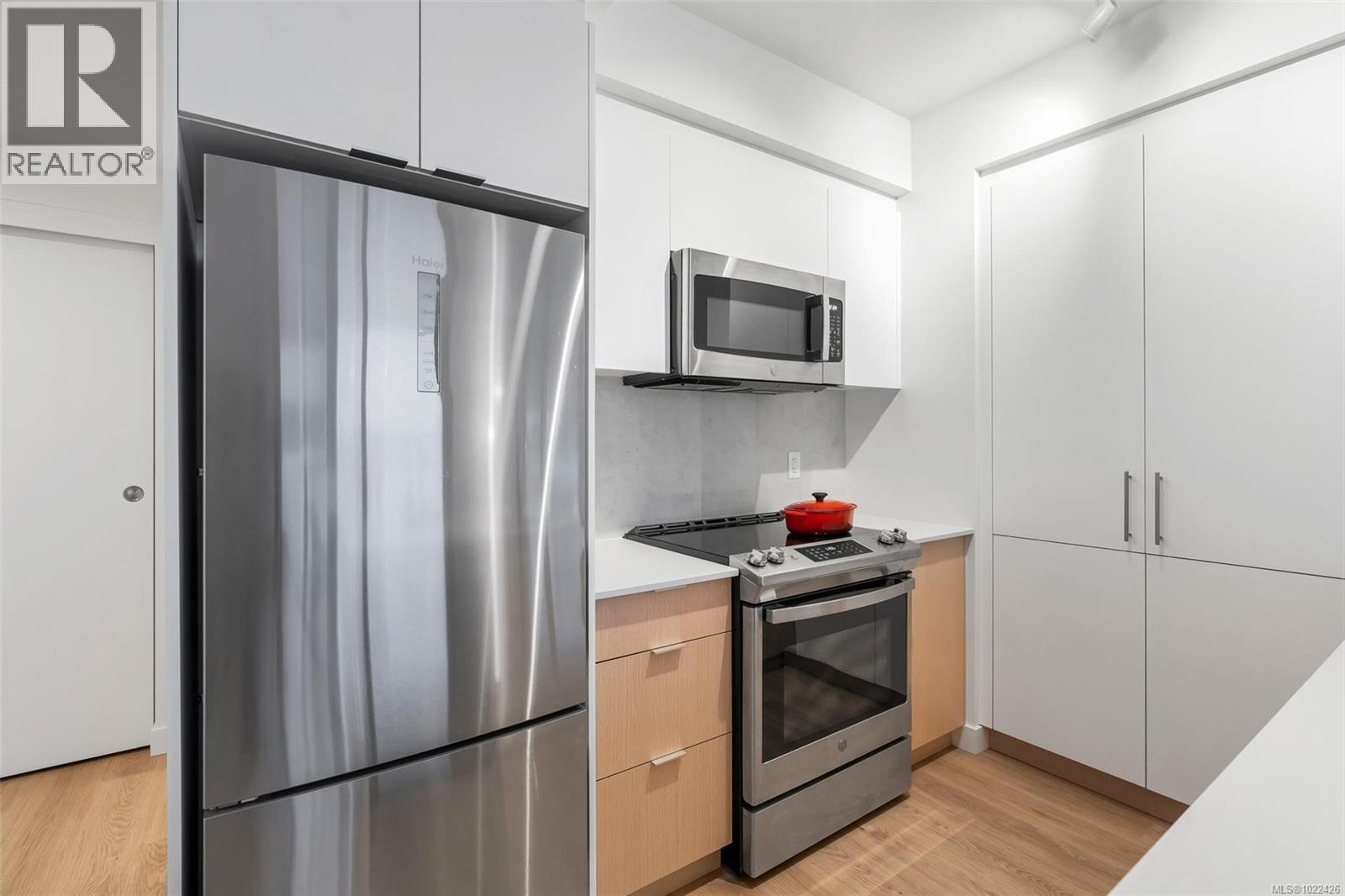 417 1115 Johnson St, Victoria