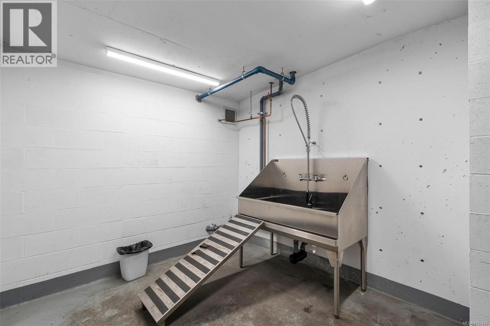 417 1115 Johnson St, Victoria