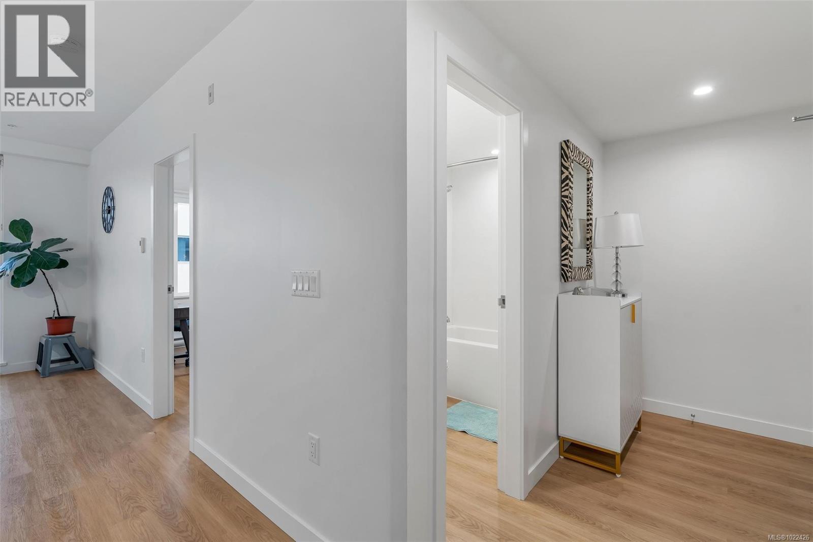 417 1115 Johnson St, Victoria