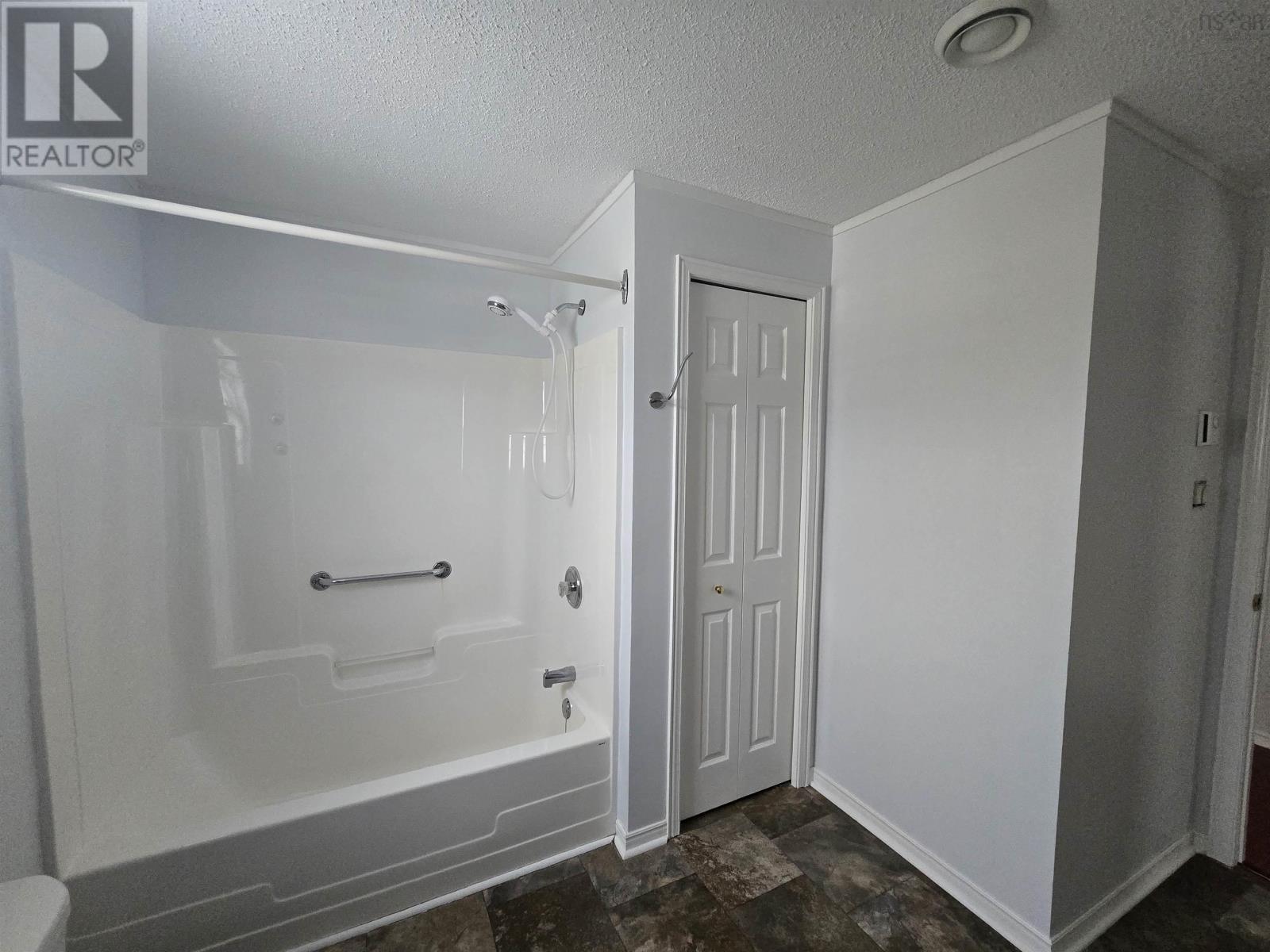 Property 25 of 28 of 87 Haven Drive