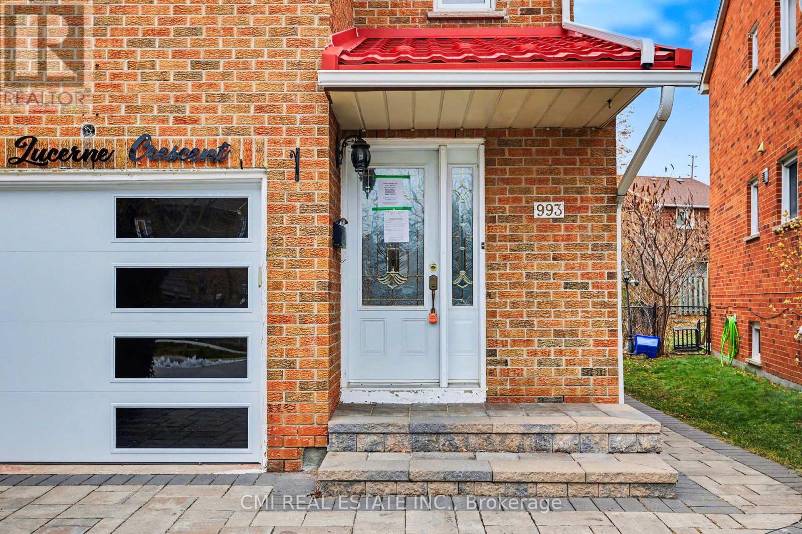993 LUCERNE CRESCENT - 2