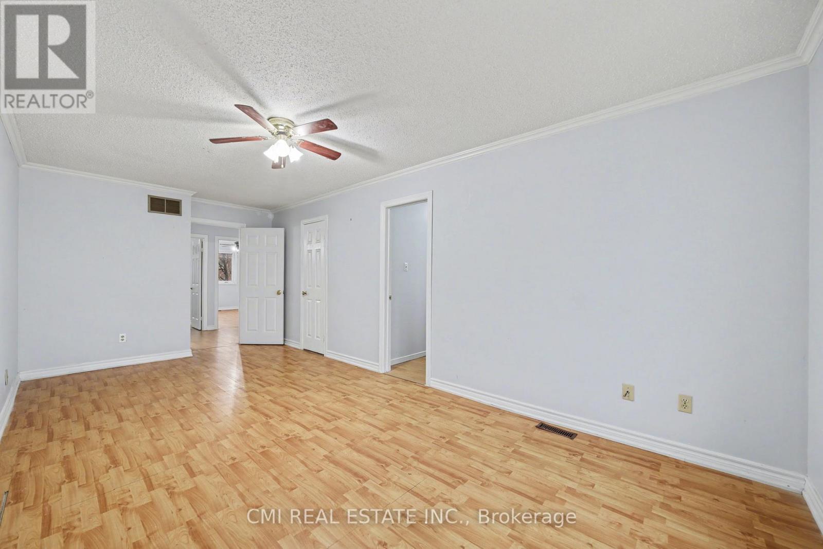 993 LUCERNE CRESCENT - 21