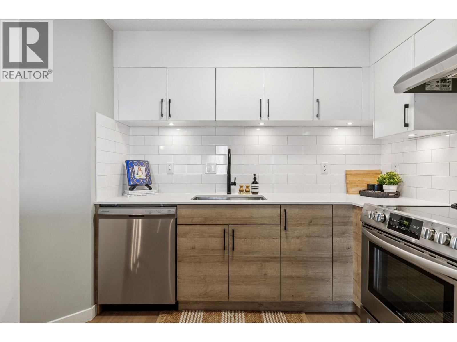 1102 1245 QUAYSIDE DRIVE, New Westminster