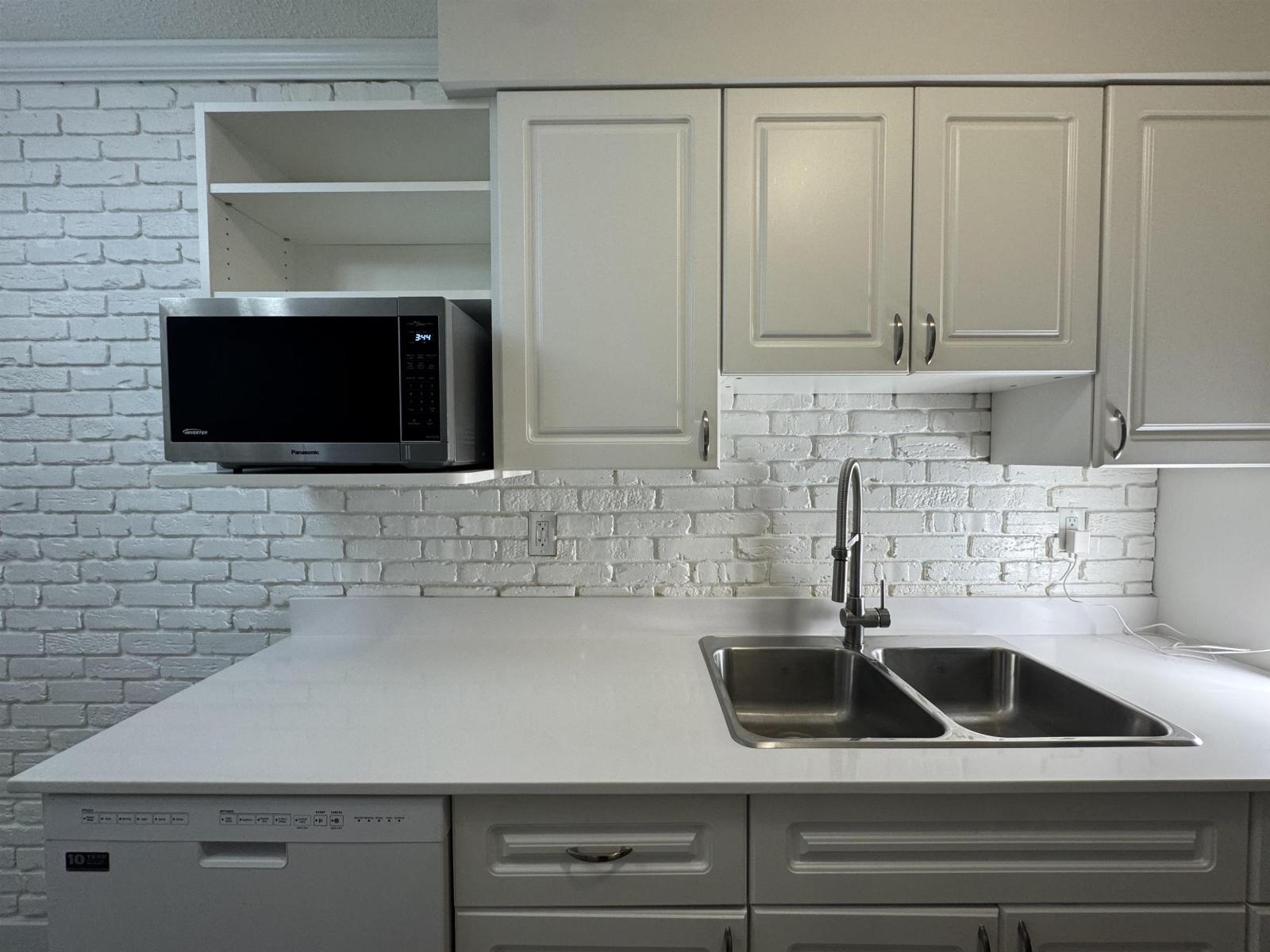 #124-11806 88TH Avenue, Delta