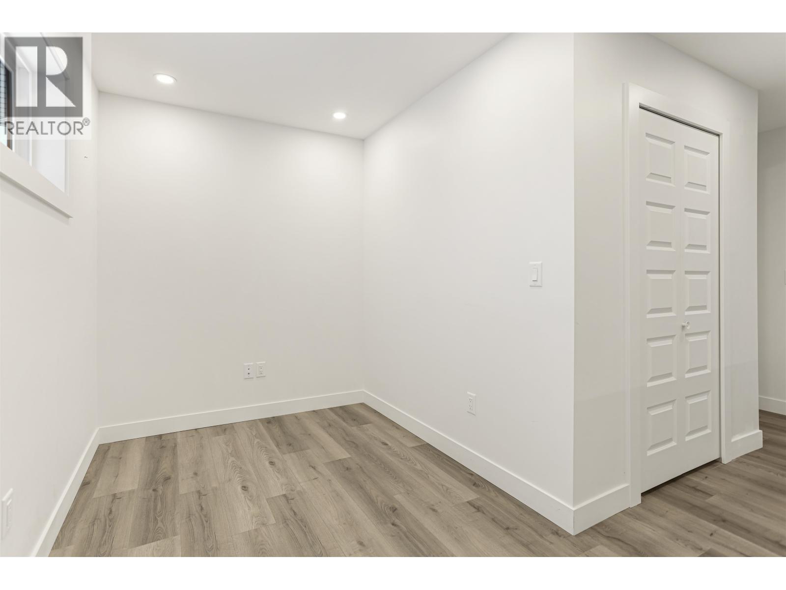 5224 SMITH AVENUE, Terrace