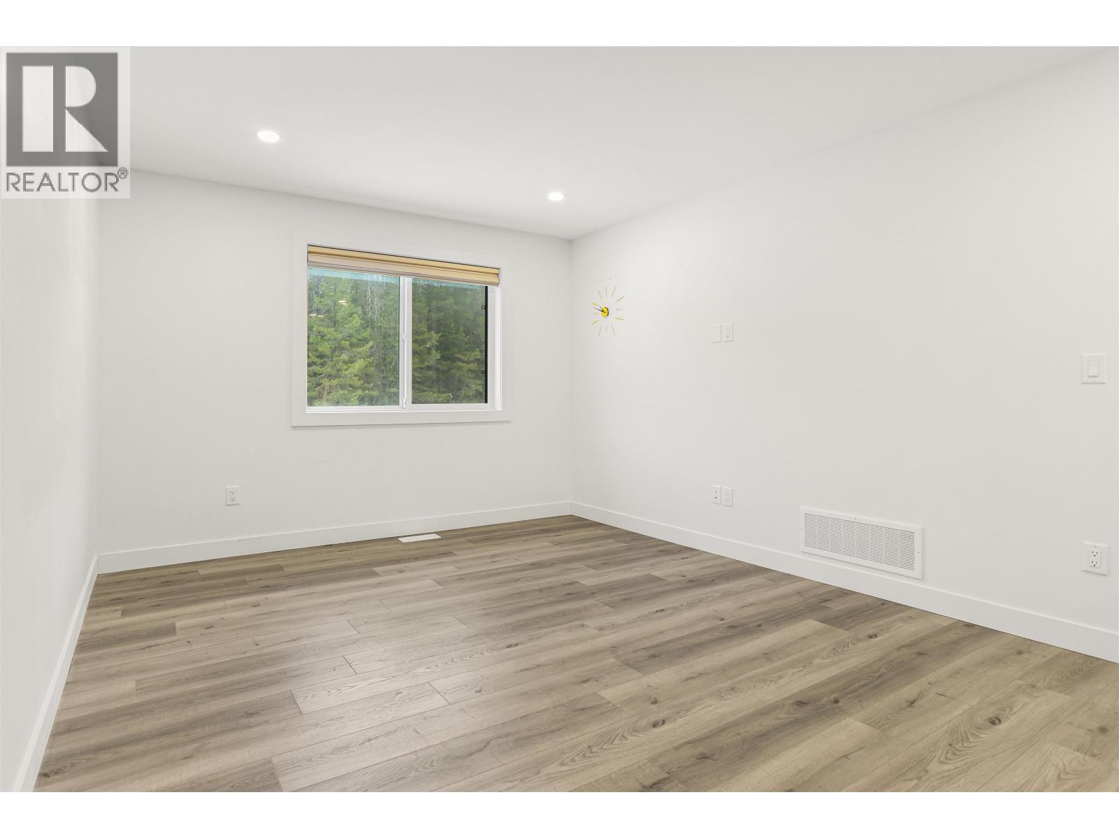 5224 SMITH AVENUE, Terrace