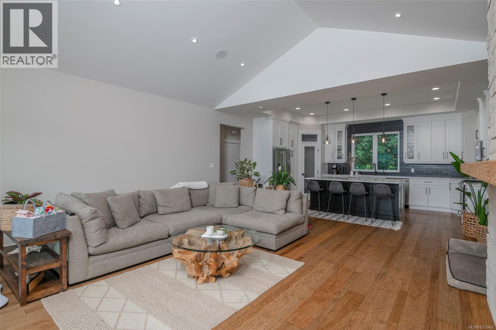 10407 Marina Vista Dr, Port Alberni